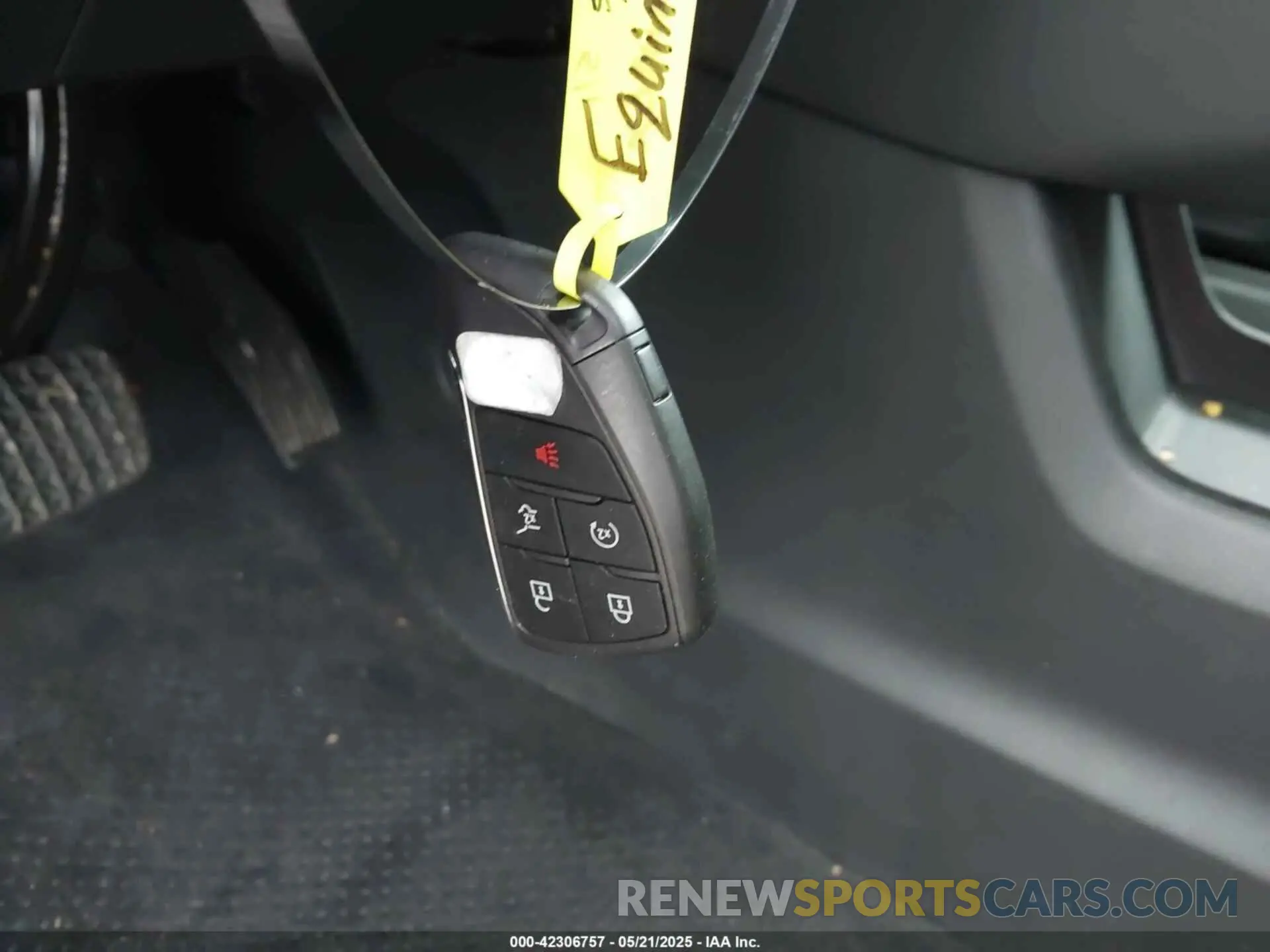 11 Photograph of a damaged car 3GNAXPEG0SL114558 CHEVROLET EQUINOX 2025