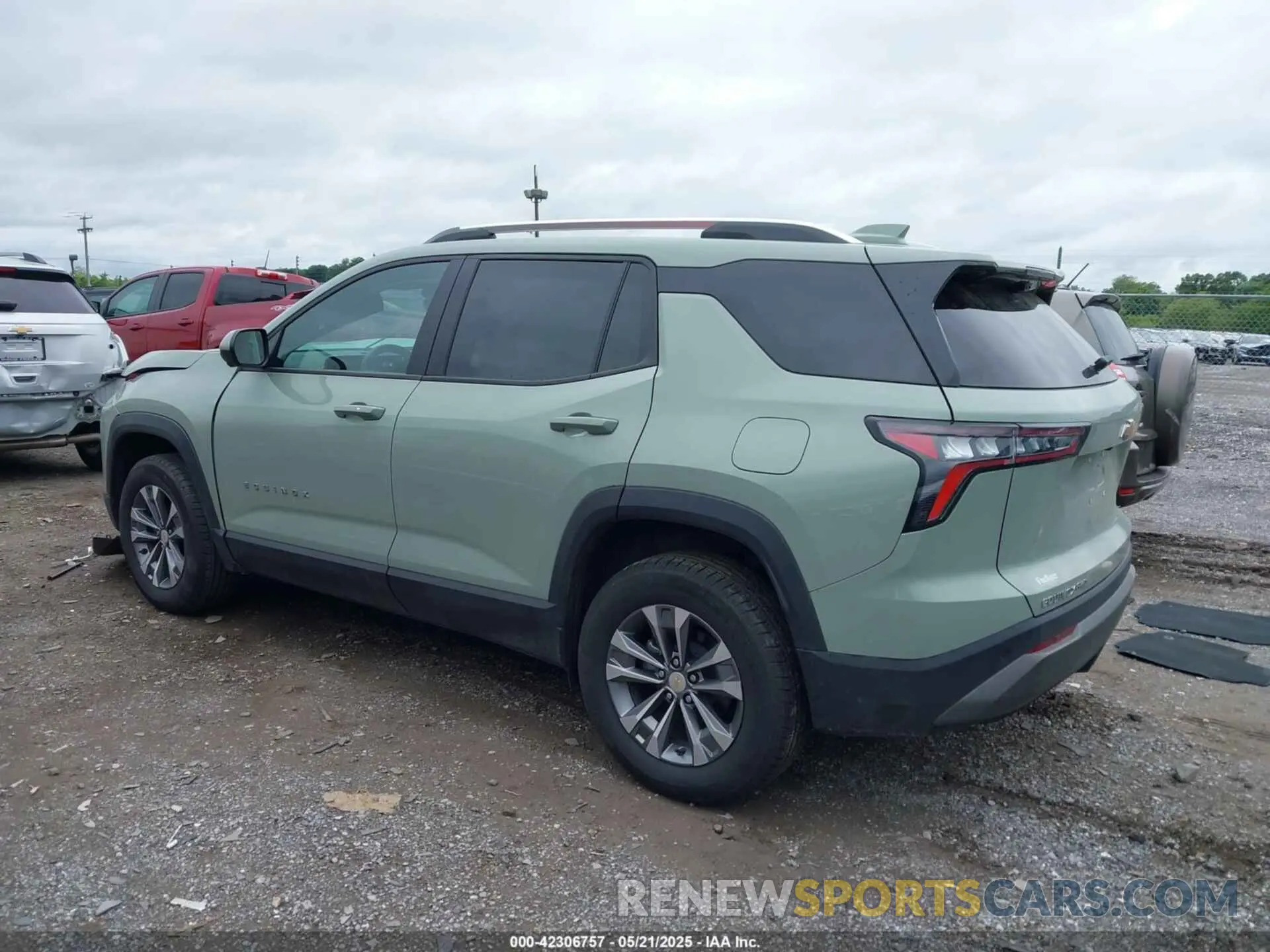 3 Photograph of a damaged car 3GNAXPEG0SL114558 CHEVROLET EQUINOX 2025