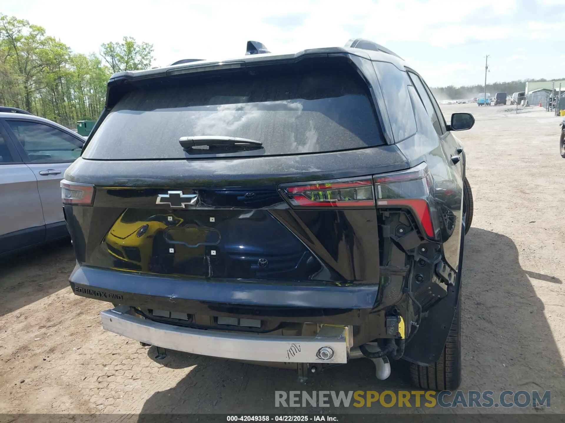17 Photograph of a damaged car 3GNAXPEG0SL173366 CHEVROLET EQUINOX 2025