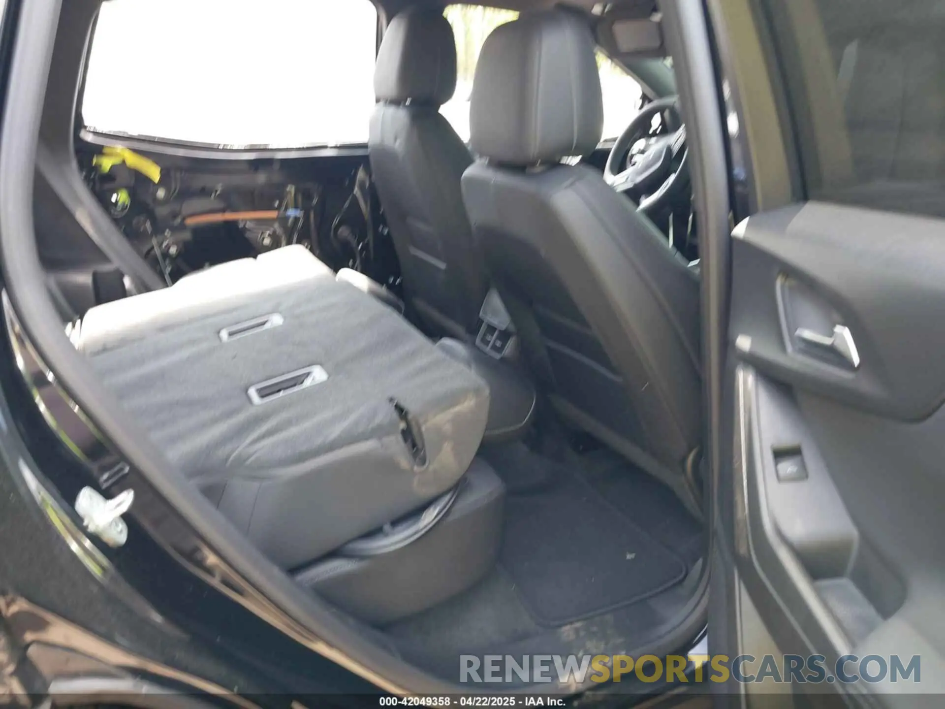 8 Photograph of a damaged car 3GNAXPEG0SL173366 CHEVROLET EQUINOX 2025
