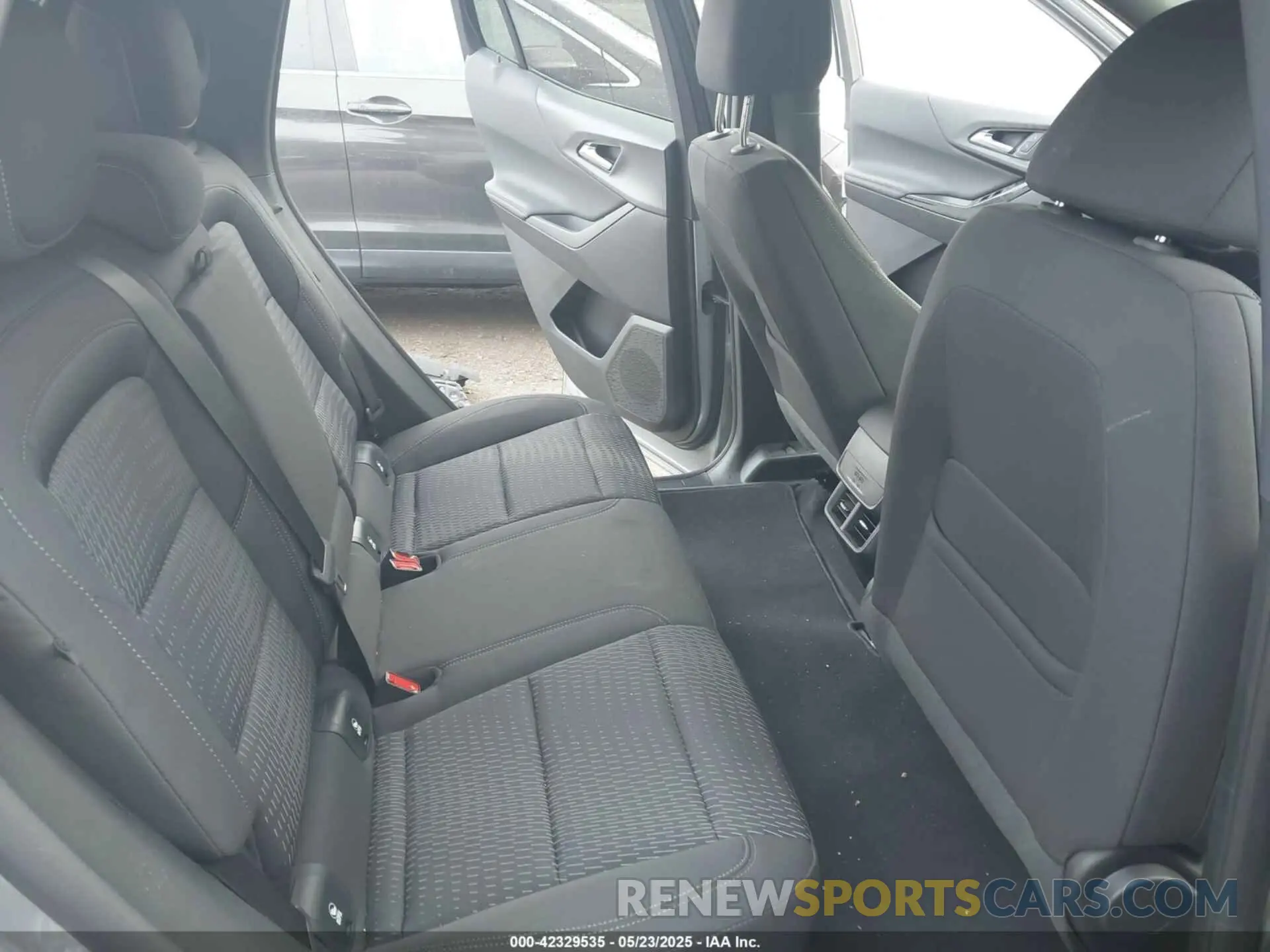 8 Photograph of a damaged car 3GNAXPEG1SL163963 CHEVROLET EQUINOX 2025