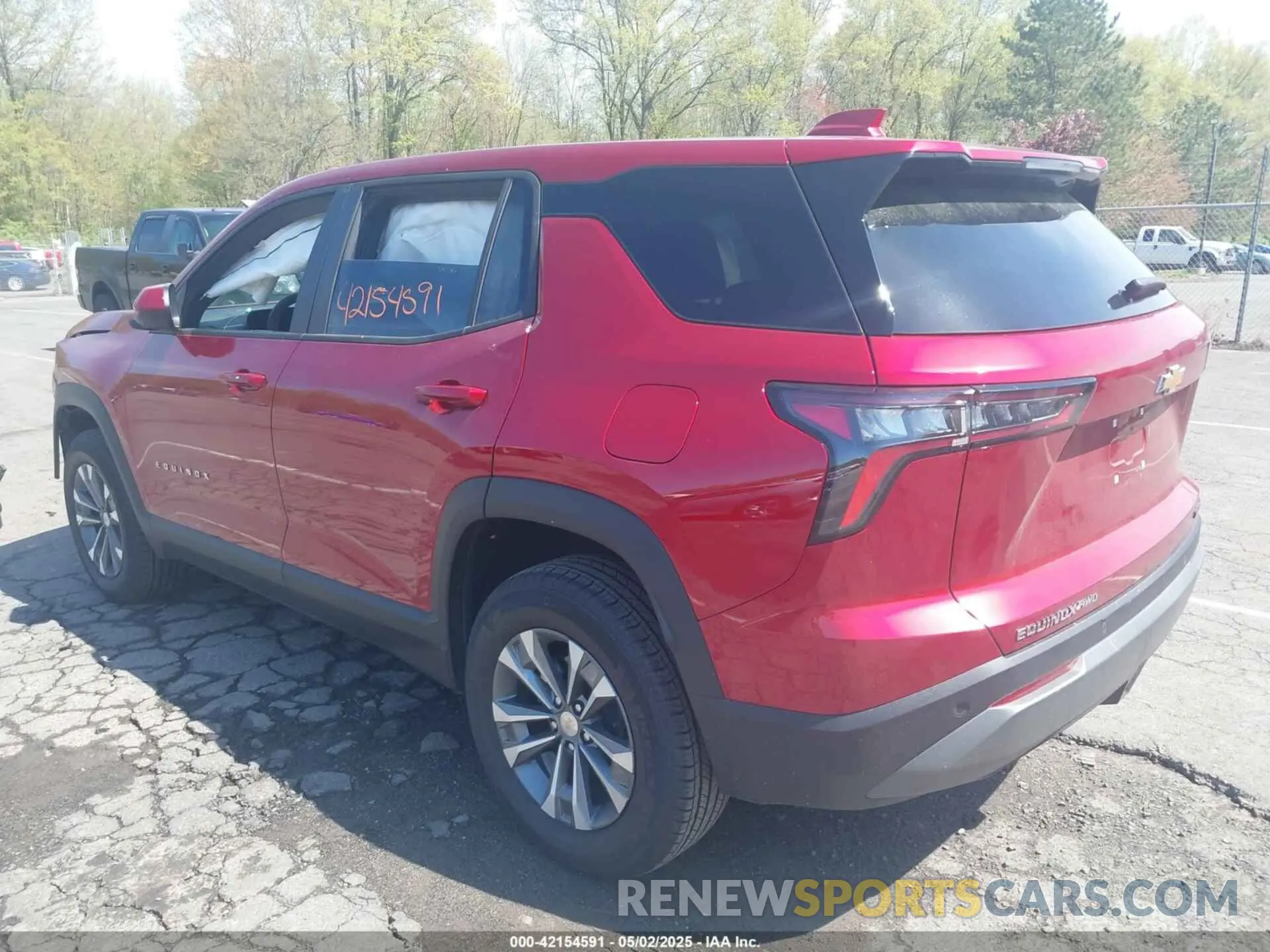 3 Photograph of a damaged car 3GNAXPEG1SL225510 CHEVROLET EQUINOX 2025