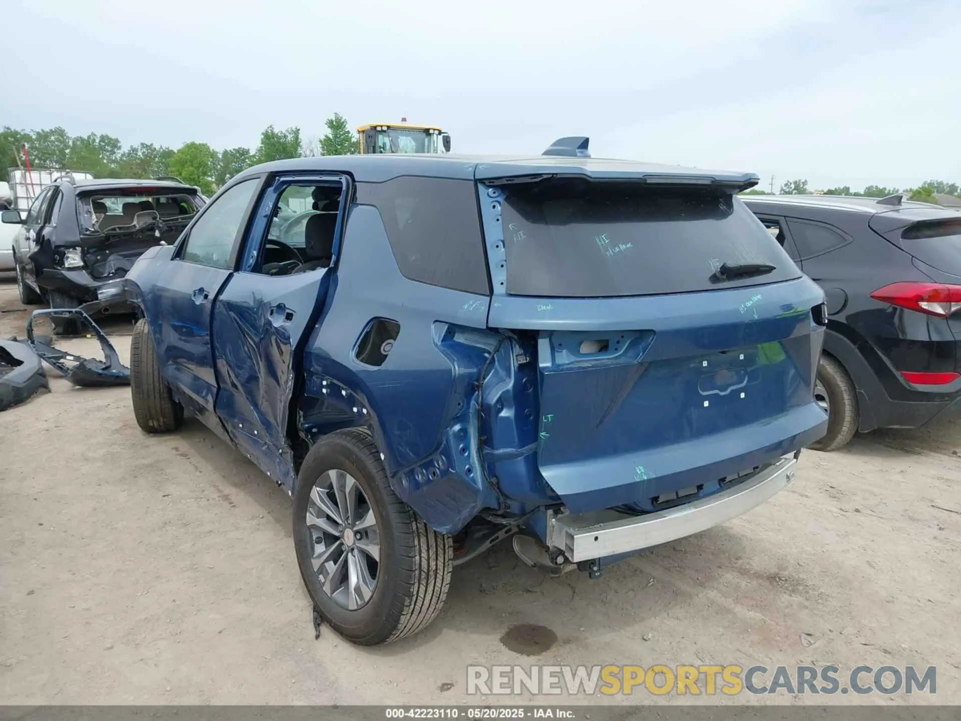 3 Photograph of a damaged car 3GNAXPEG1SL294231 CHEVROLET EQUINOX 2025