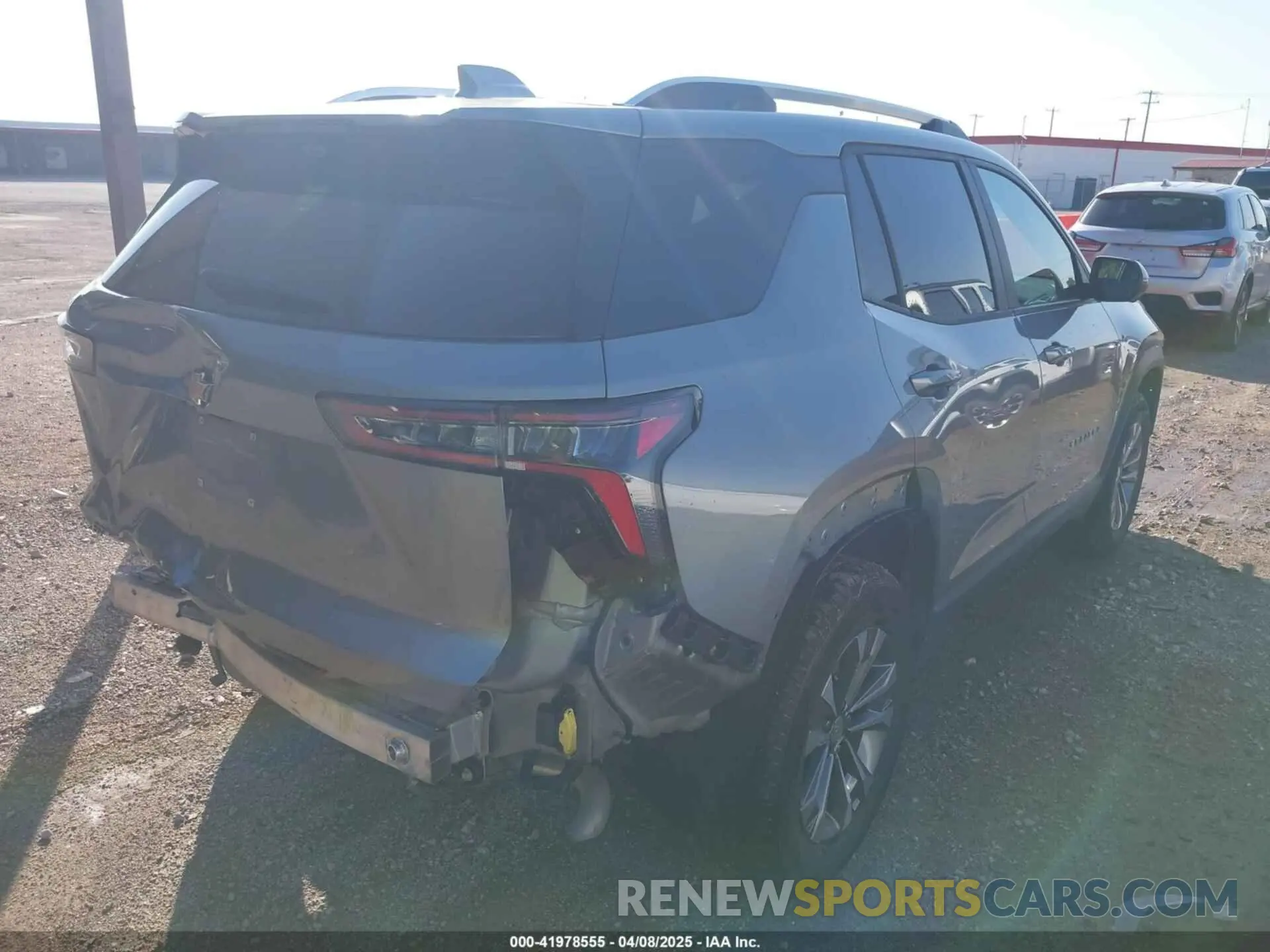 4 Photograph of a damaged car 3GNAXPEG4SL177985 CHEVROLET EQUINOX 2025