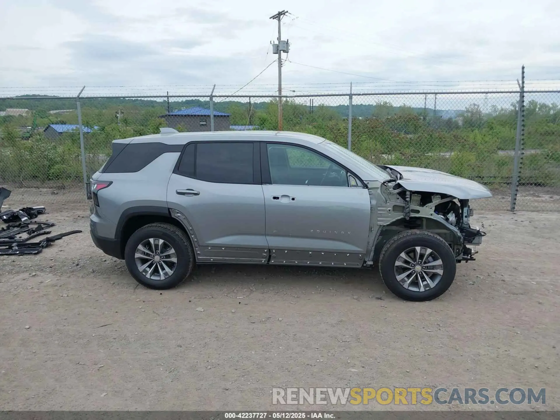 14 Photograph of a damaged car 3GNAXPEG4SL325018 CHEVROLET EQUINOX 2025