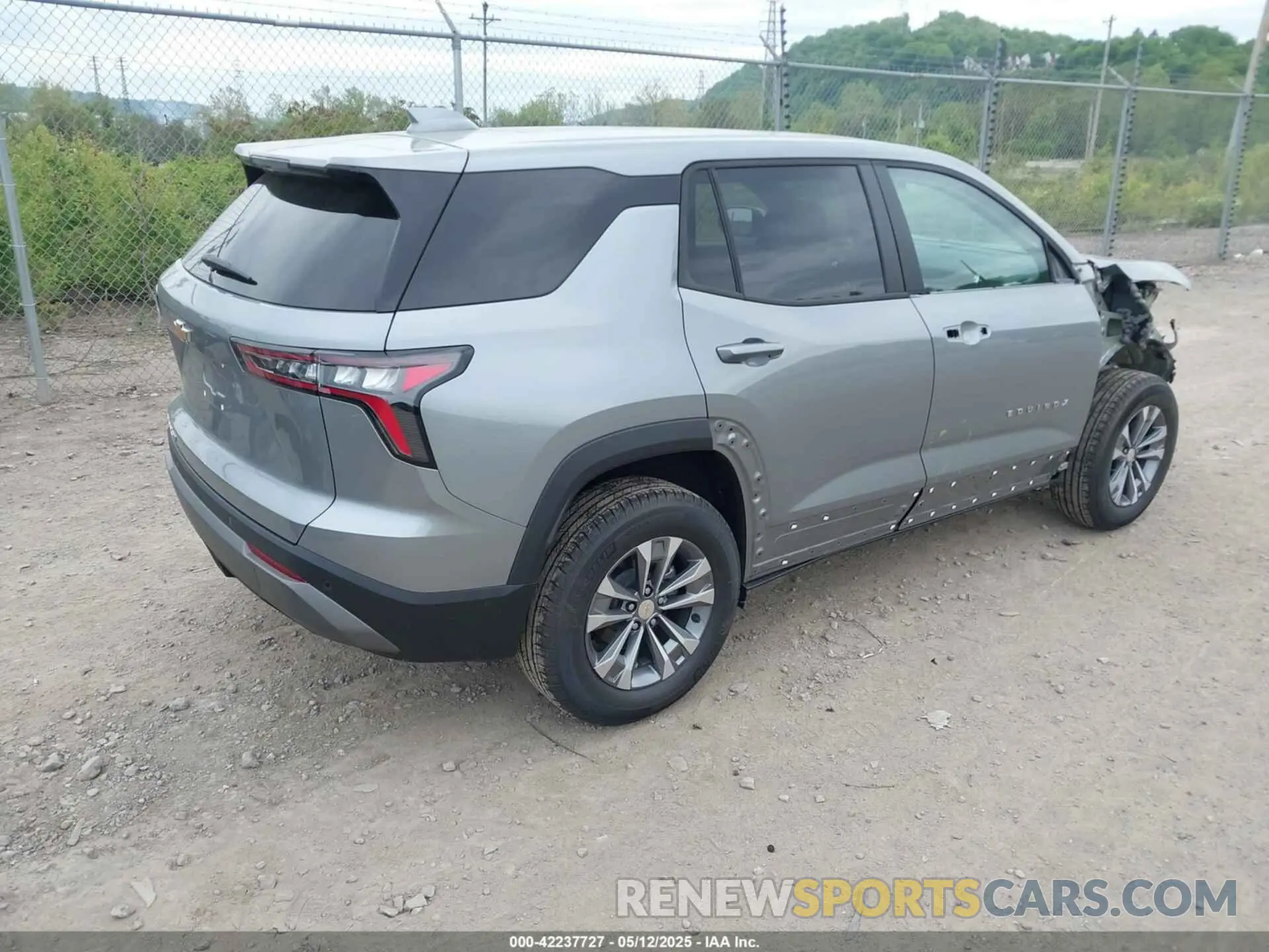 4 Photograph of a damaged car 3GNAXPEG4SL325018 CHEVROLET EQUINOX 2025