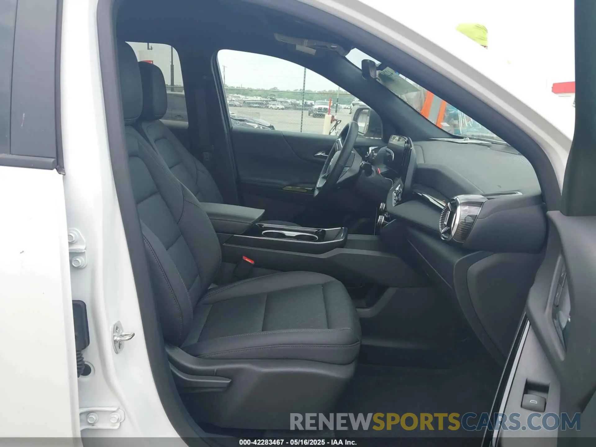 5 Photograph of a damaged car 3GNAXPEG5SL209424 CHEVROLET EQUINOX 2025