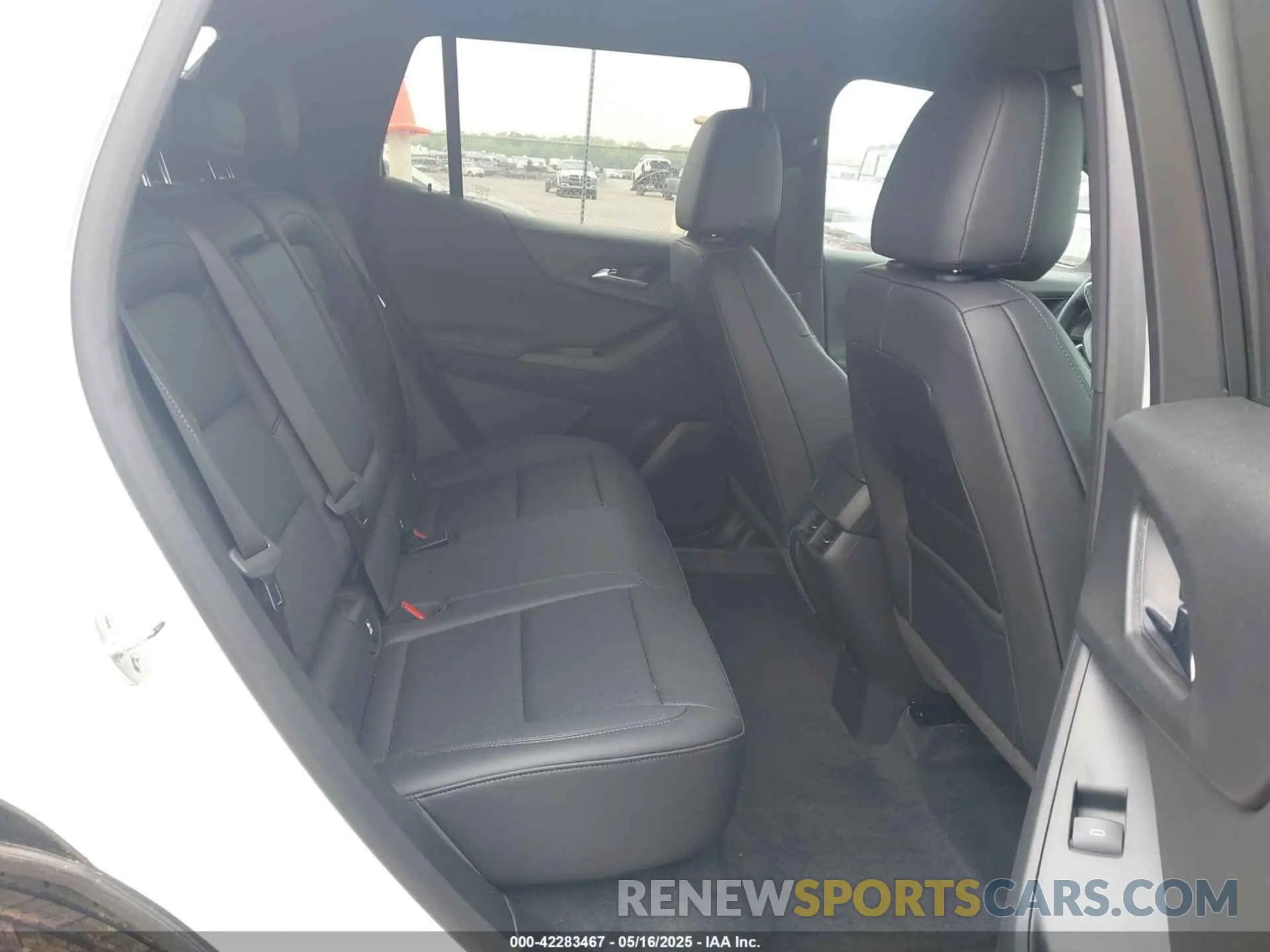 8 Photograph of a damaged car 3GNAXPEG5SL209424 CHEVROLET EQUINOX 2025