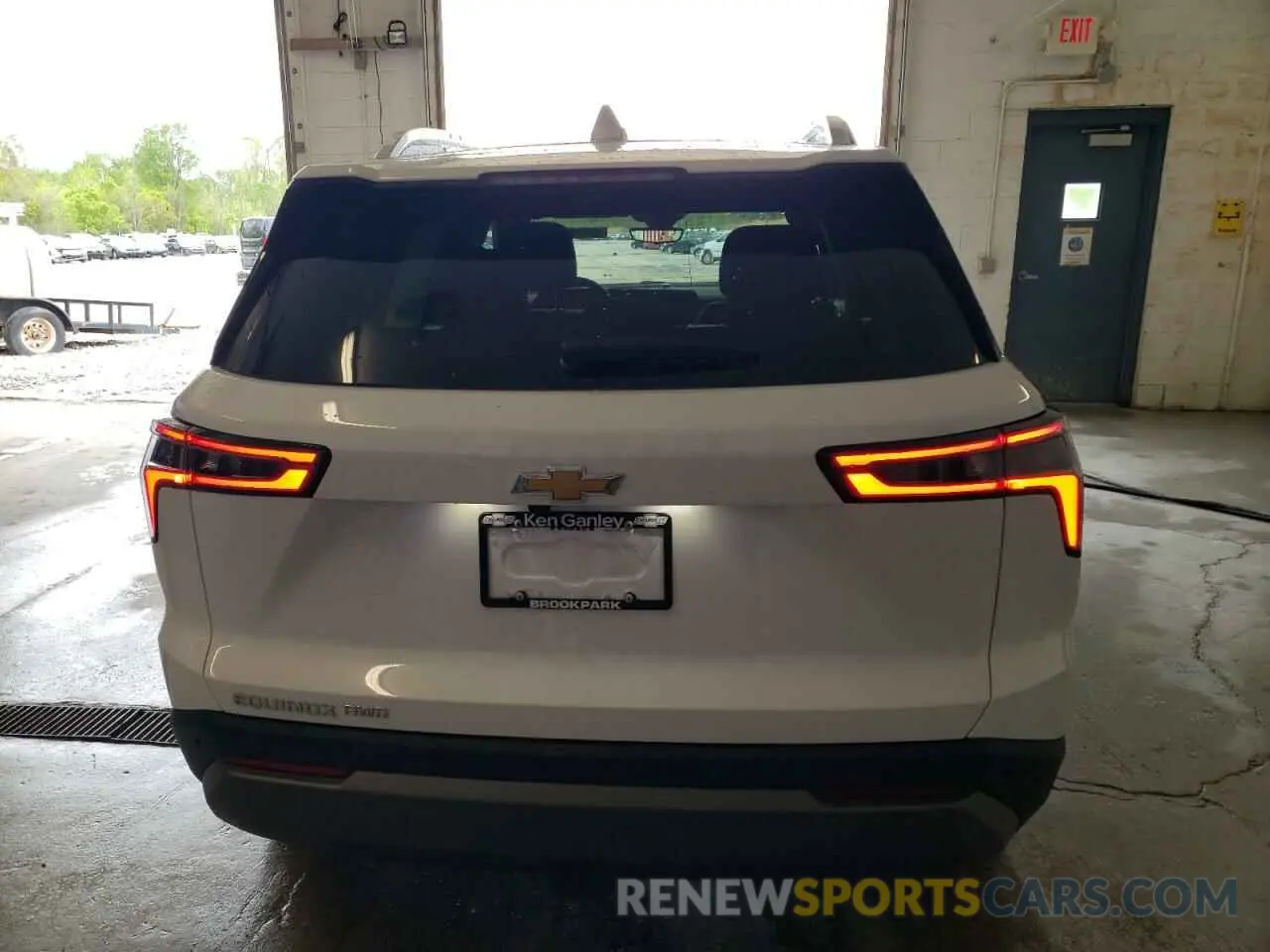 6 Photograph of a damaged car 3GNAXPEG7SL292516 CHEVROLET EQUINOX 2025