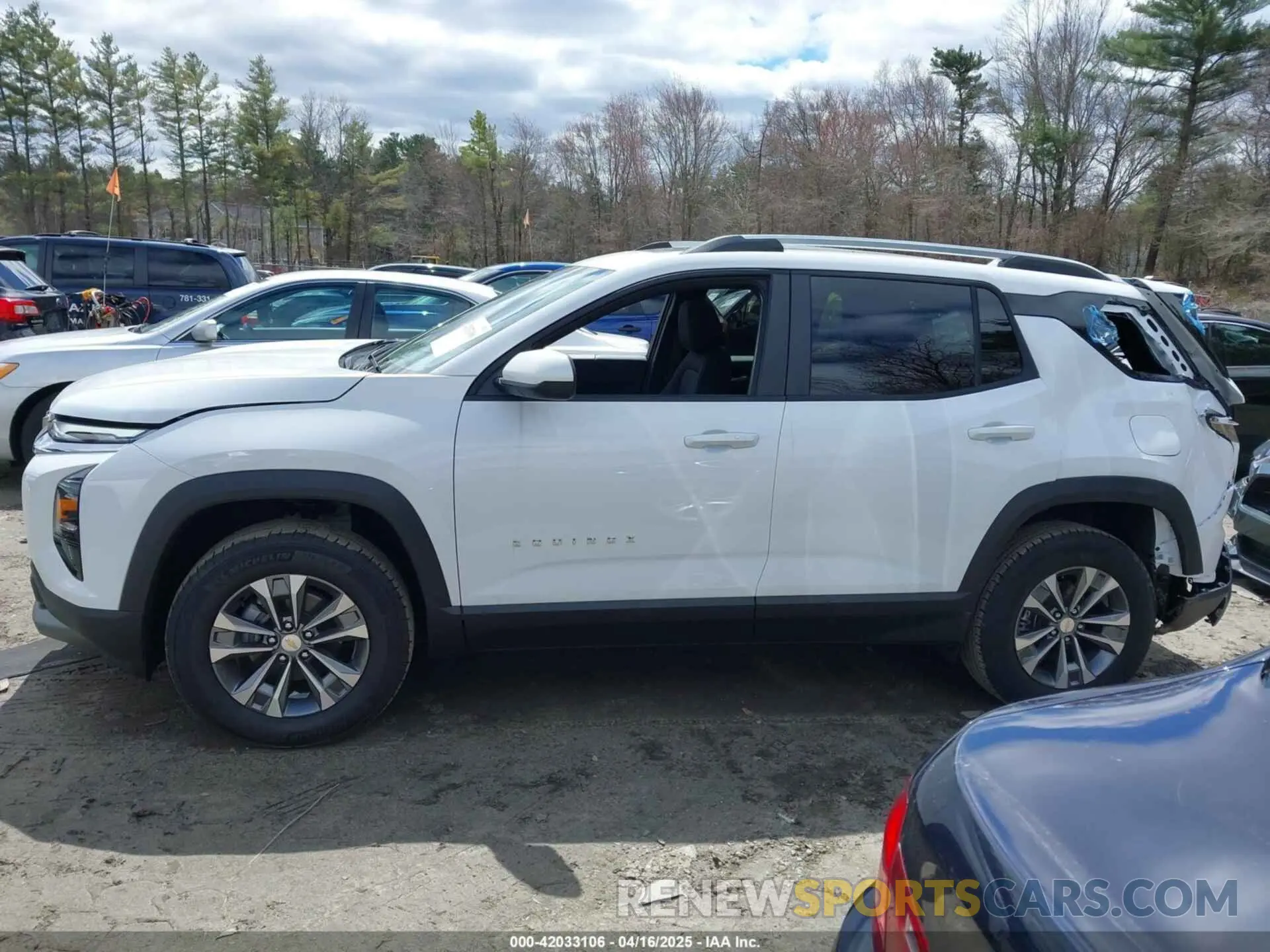 14 Photograph of a damaged car 3GNAXPEG8SL223205 CHEVROLET EQUINOX 2025