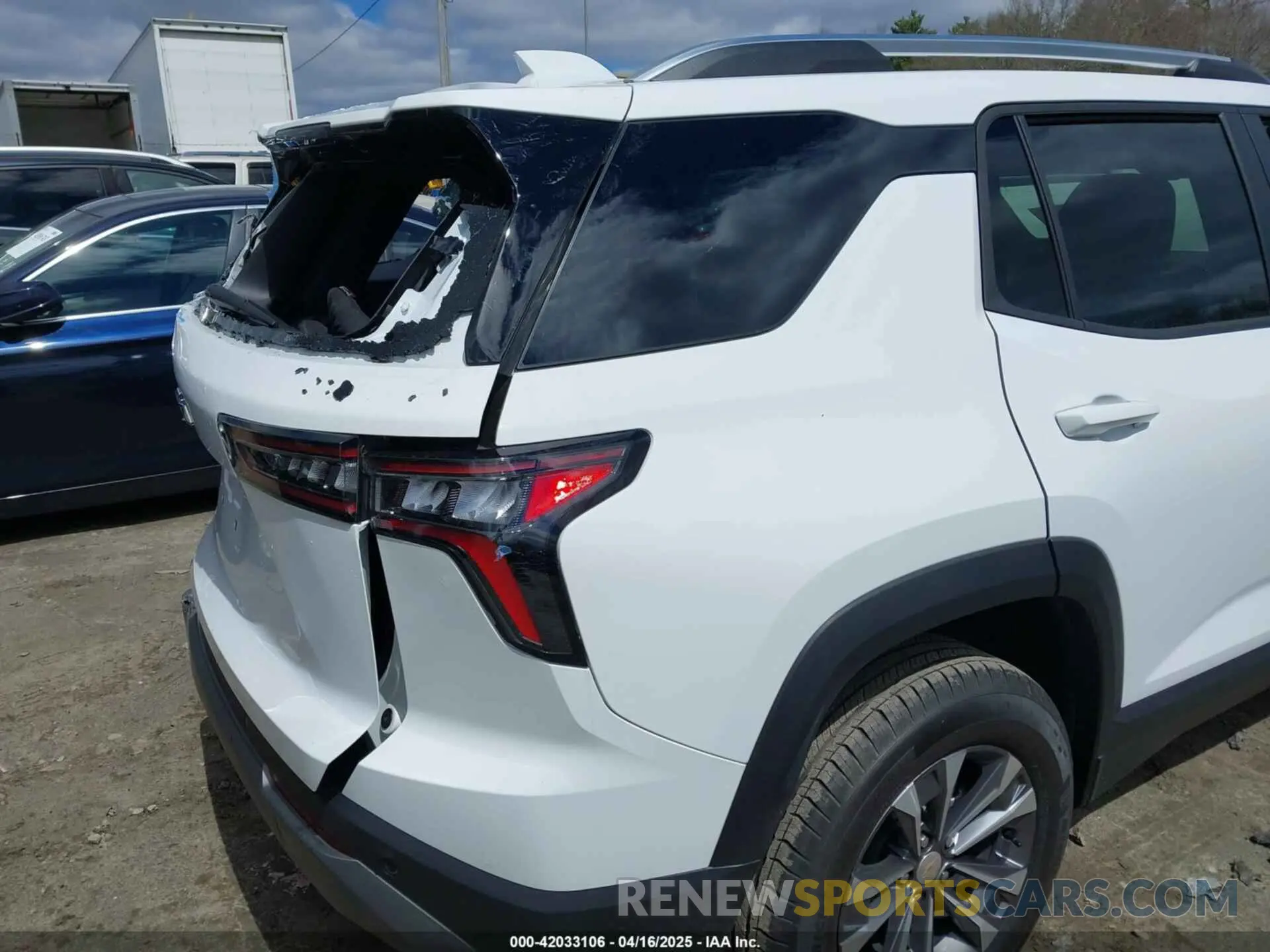 18 Photograph of a damaged car 3GNAXPEG8SL223205 CHEVROLET EQUINOX 2025