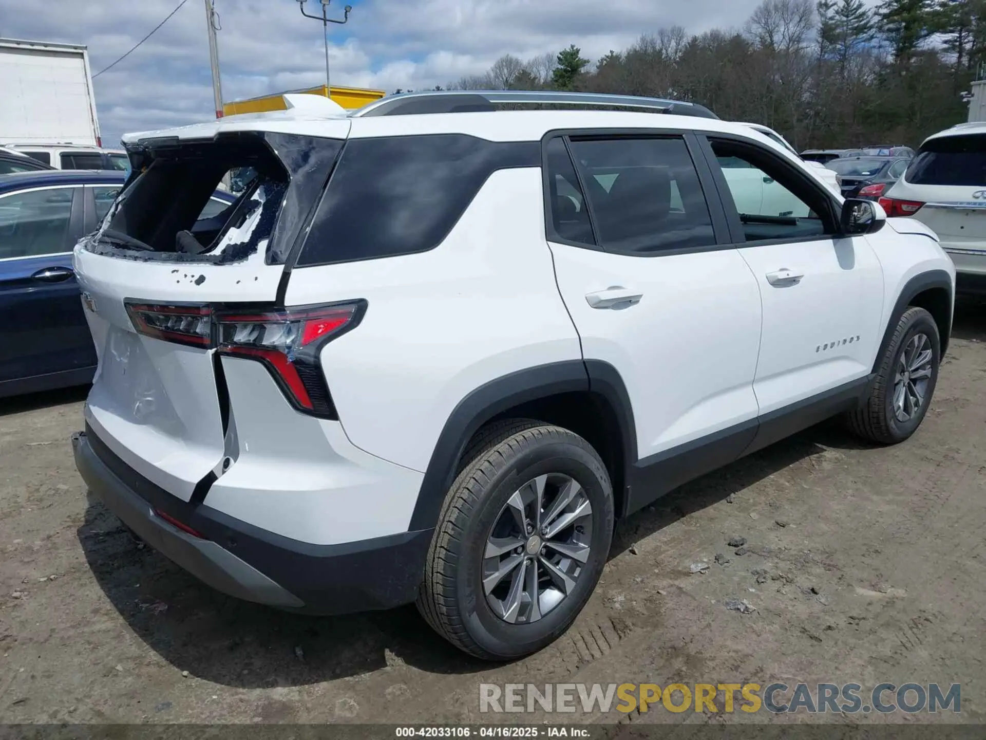 4 Photograph of a damaged car 3GNAXPEG8SL223205 CHEVROLET EQUINOX 2025