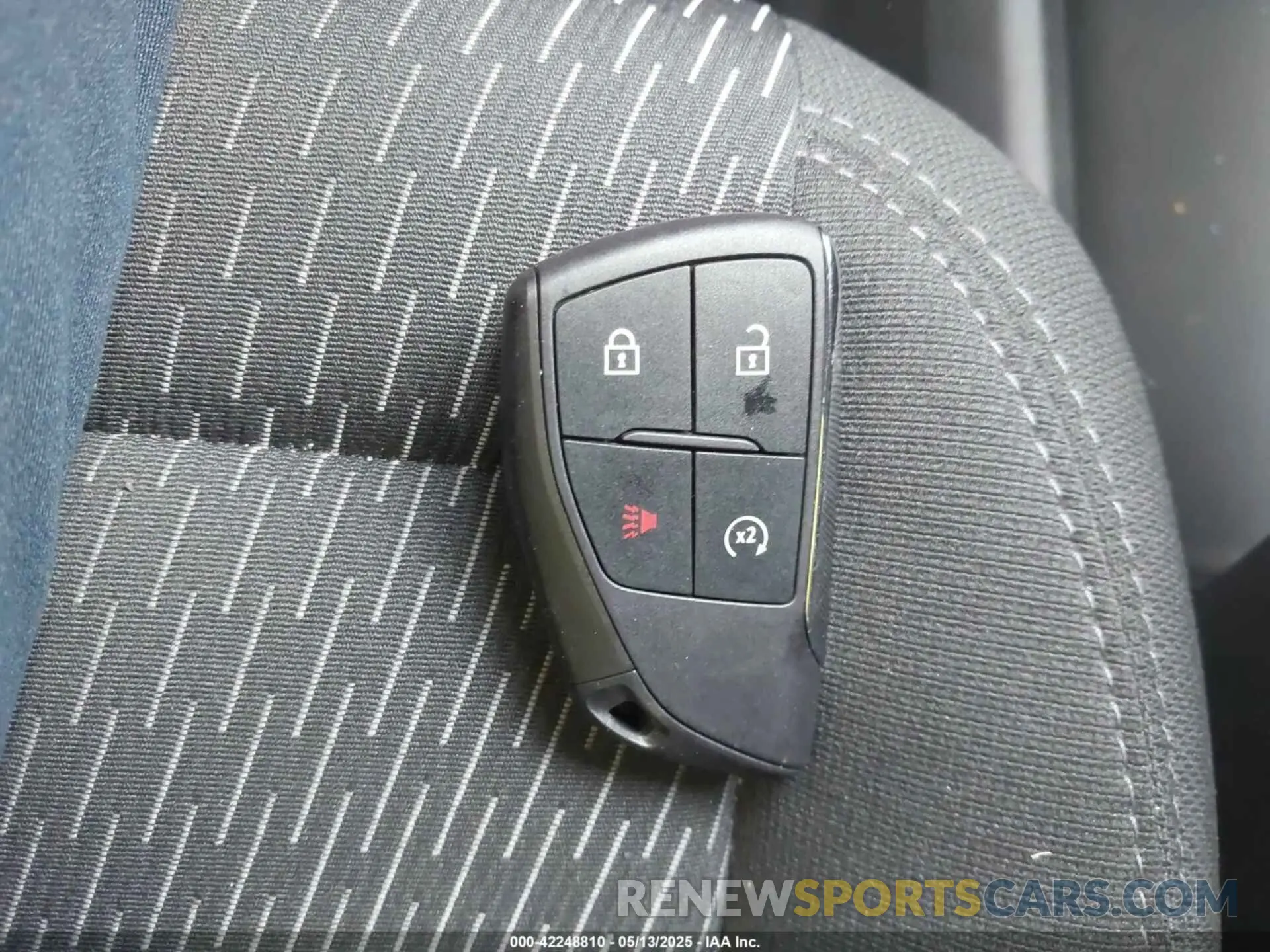 11 Photograph of a damaged car 3GNAXPEG9SL126885 CHEVROLET EQUINOX 2025