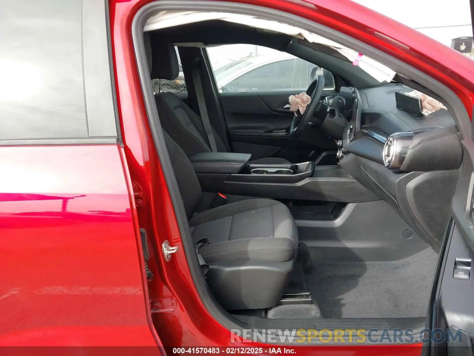 5 Photograph of a damaged car 3GNAXPEGXSL103535 CHEVROLET EQUINOX 2025
