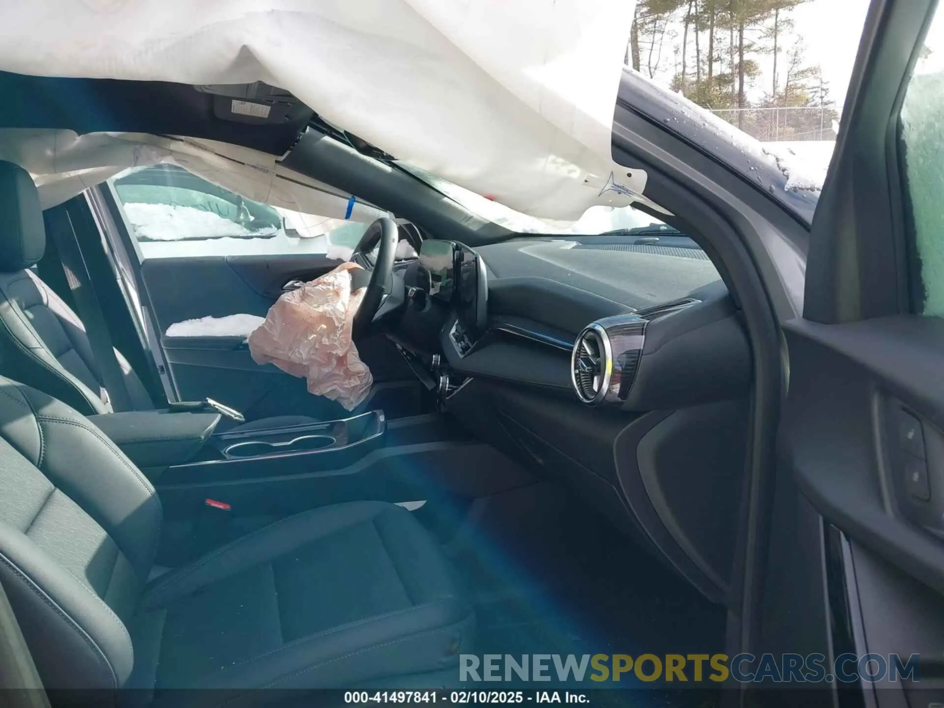 5 Photograph of a damaged car 3GNAXPEGXSL127964 CHEVROLET EQUINOX 2025