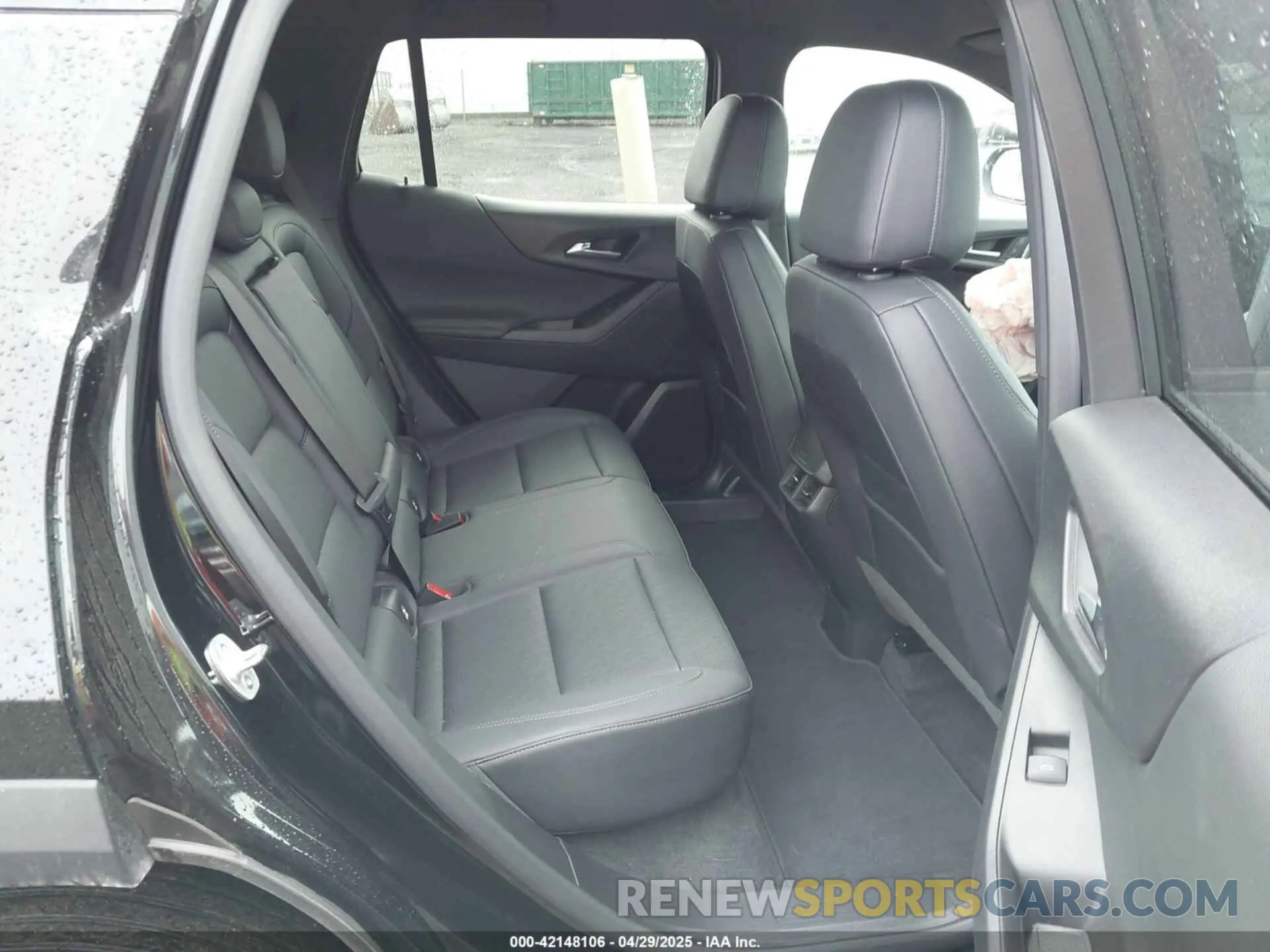 8 Photograph of a damaged car 3GNAXPEGXSL173472 CHEVROLET EQUINOX 2025