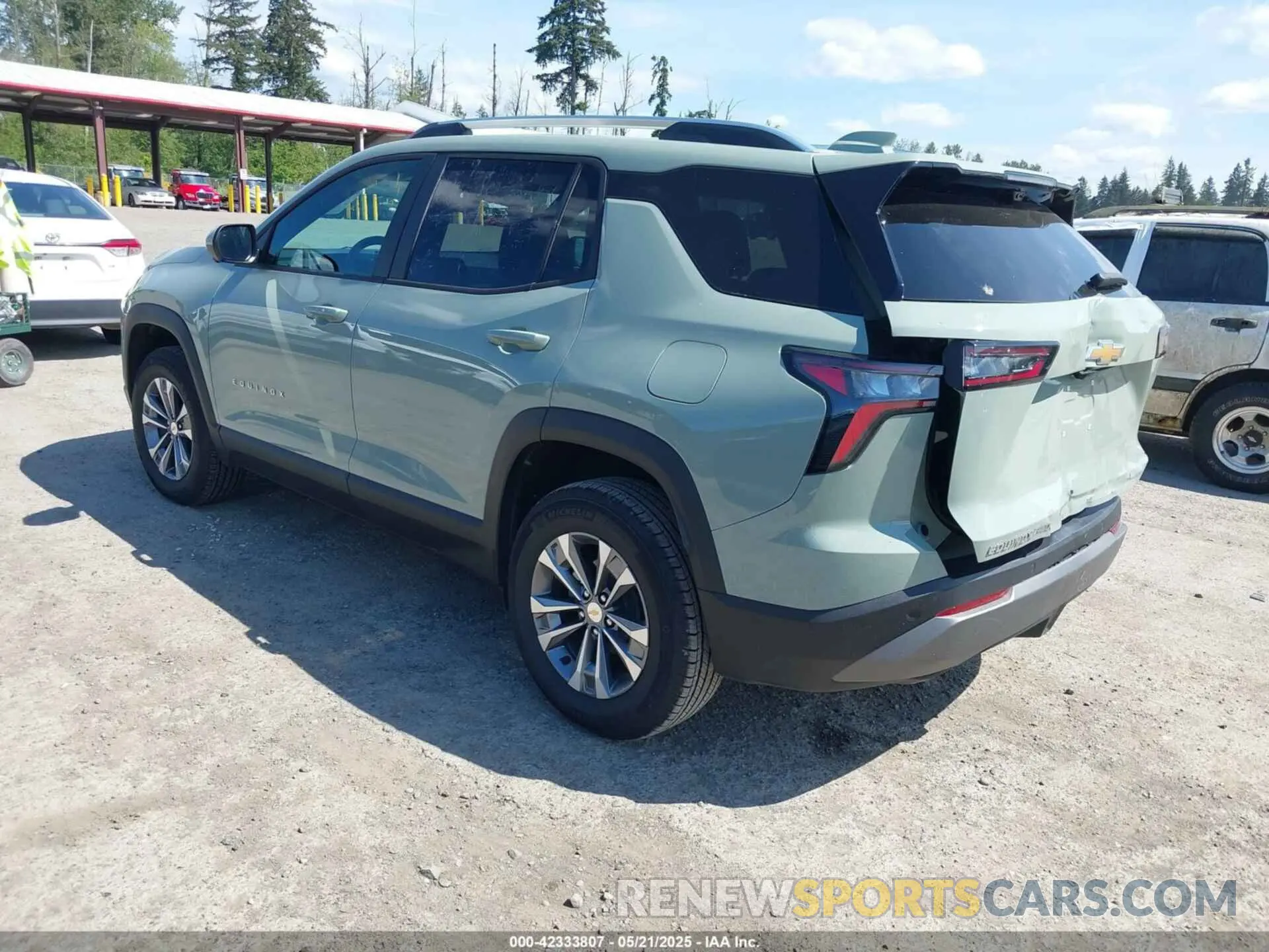 3 Photograph of a damaged car 3GNAXPEGXSL304786 CHEVROLET EQUINOX 2025