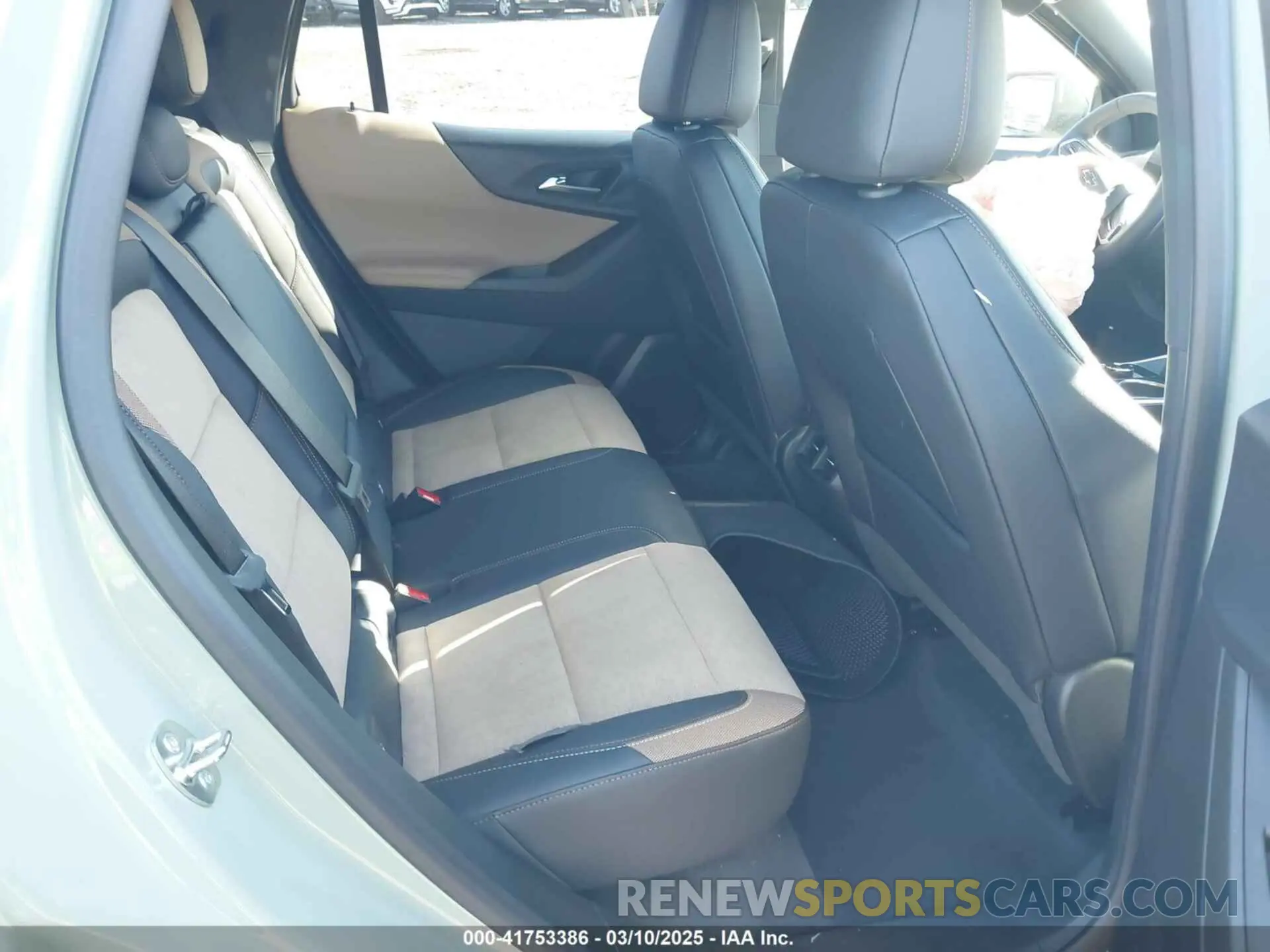 8 Photograph of a damaged car 3GNAXSEG1SL264147 CHEVROLET EQUINOX 2025