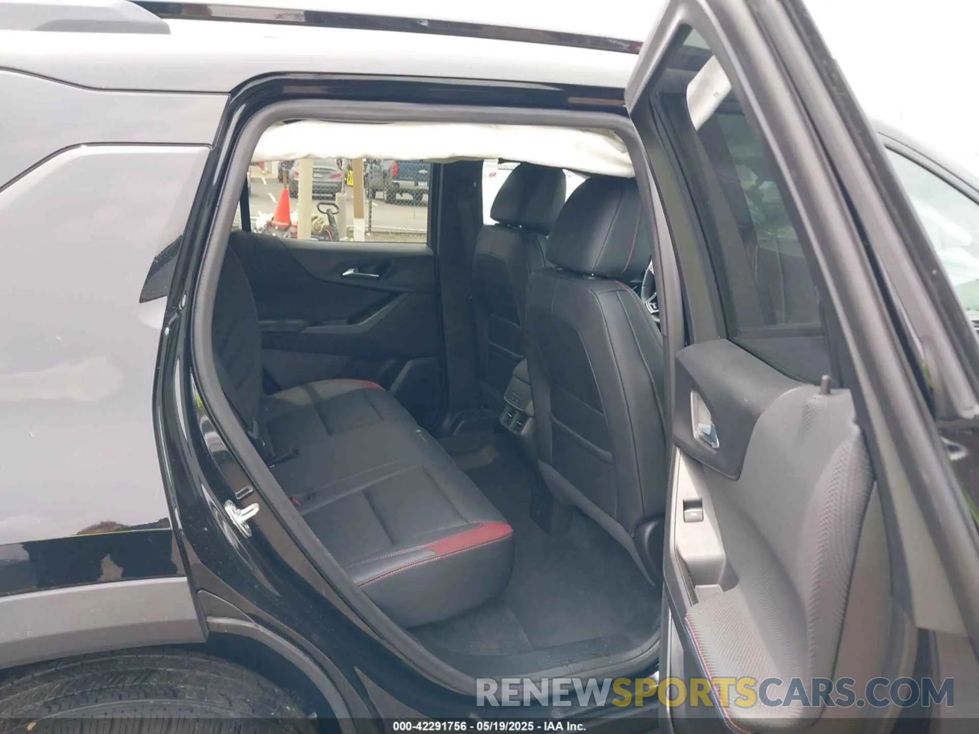 8 Photograph of a damaged car 3GNAXTEG5SL128612 CHEVROLET EQUINOX 2025