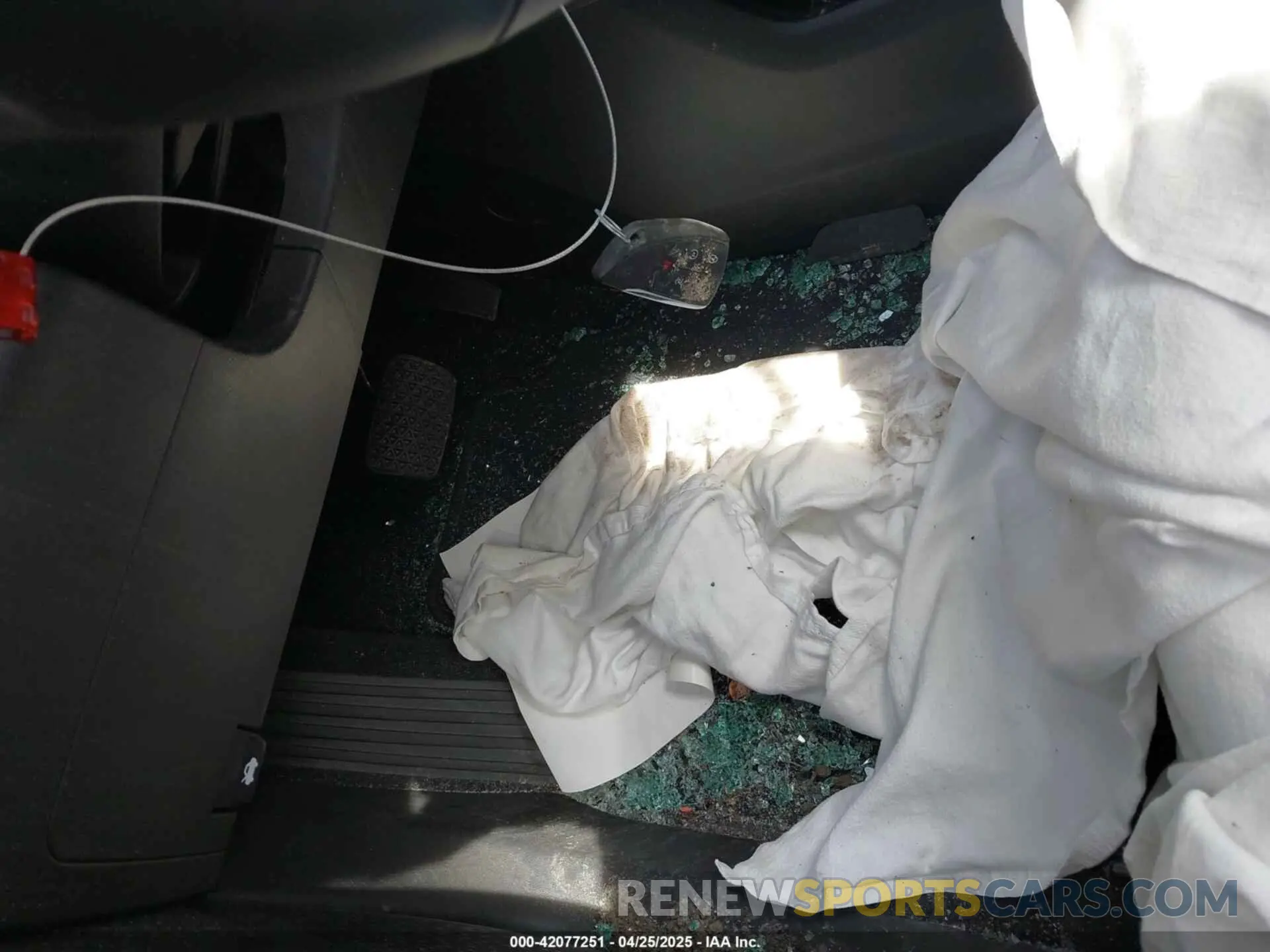 11 Photograph of a damaged car 3GNAXTEG7SL110550 CHEVROLET EQUINOX 2025