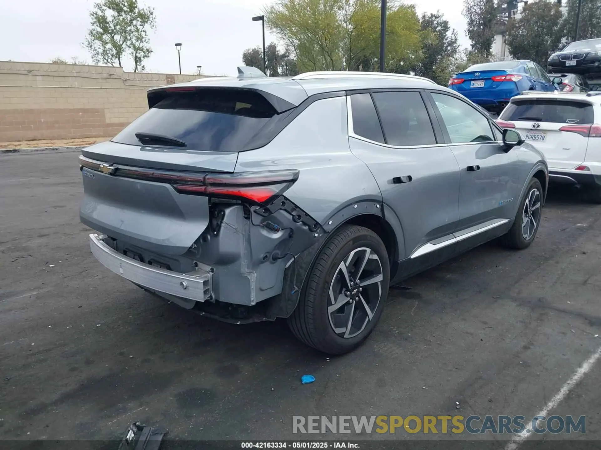 4 Photograph of a damaged car 3GN7DLRP1RS264152 CHEVROLET EQUINOX EV 2024
