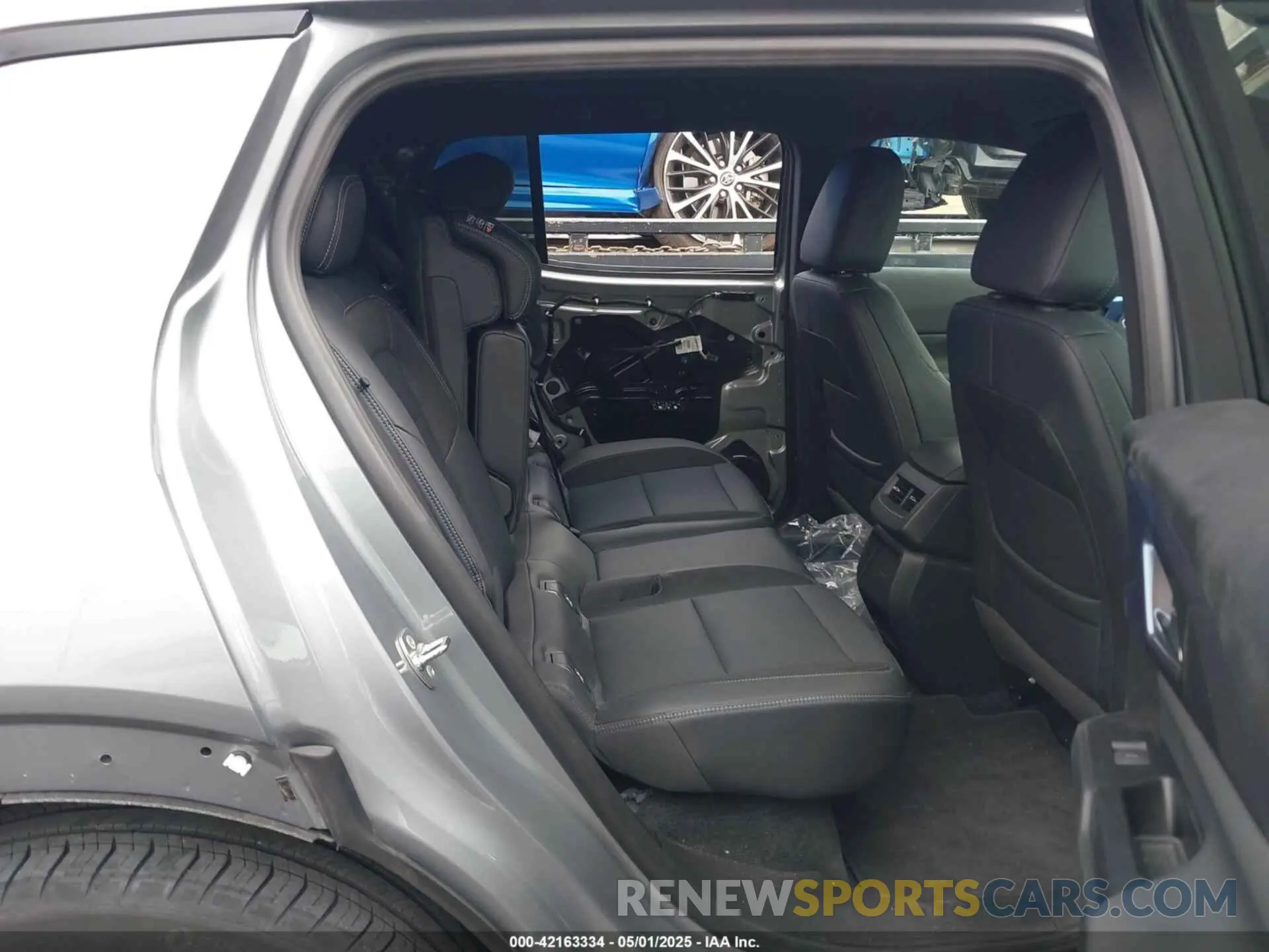 8 Photograph of a damaged car 3GN7DLRP1RS264152 CHEVROLET EQUINOX EV 2024