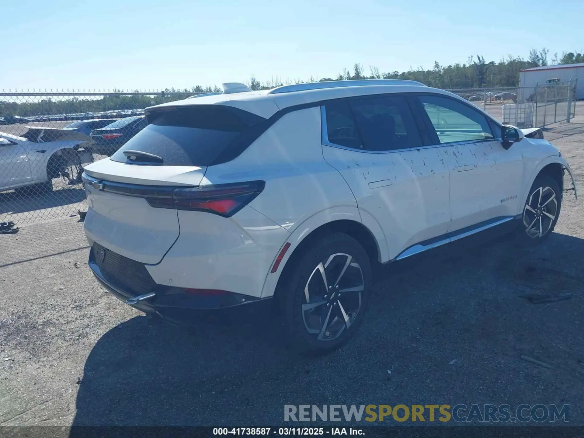 4 Photograph of a damaged car 3GN7DLRP5RS260069 CHEVROLET EQUINOX EV 2024