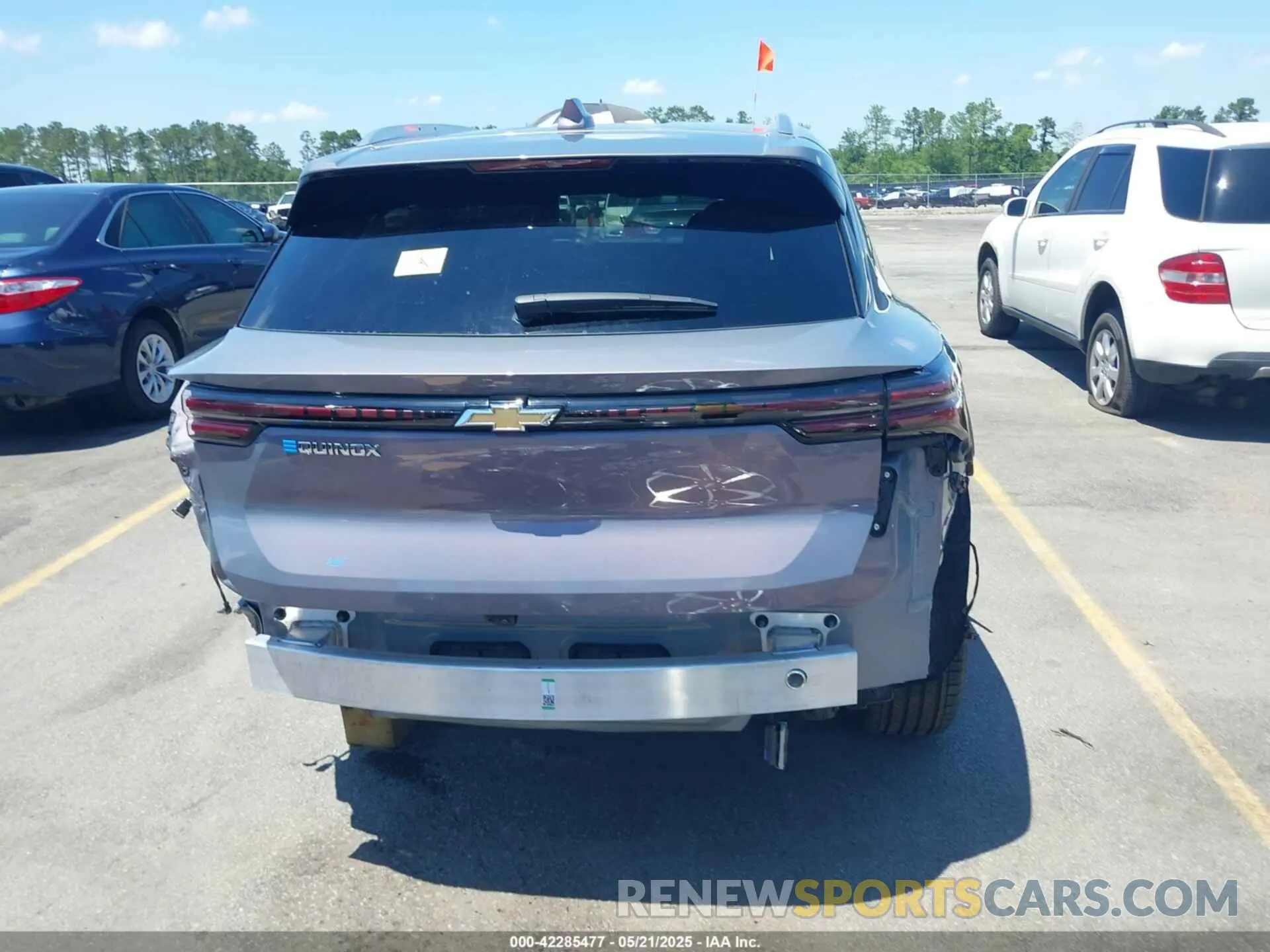 17 Photograph of a damaged car 3GN7DLRP7RS268626 CHEVROLET EQUINOX EV 2024