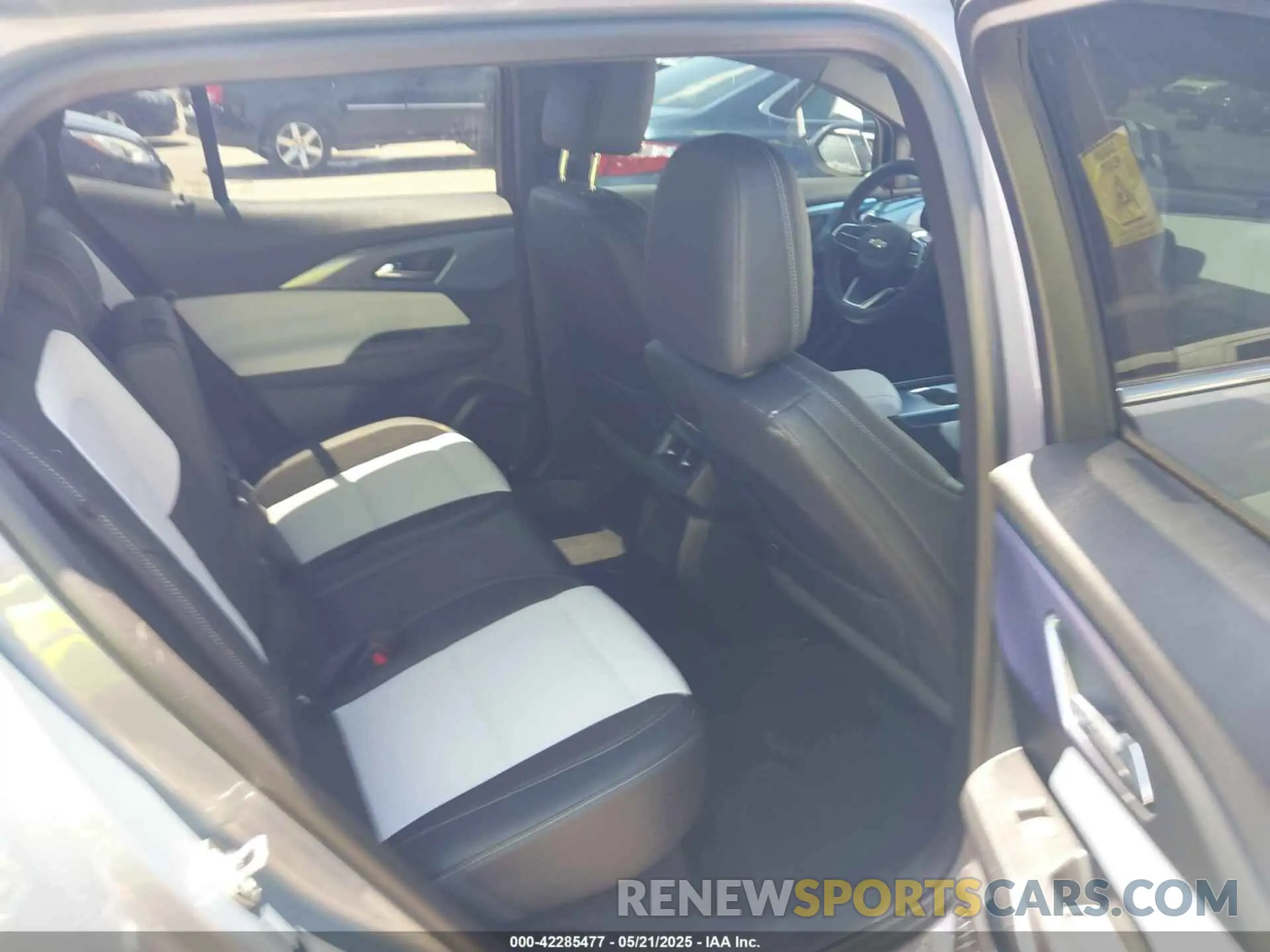 8 Photograph of a damaged car 3GN7DLRP7RS268626 CHEVROLET EQUINOX EV 2024