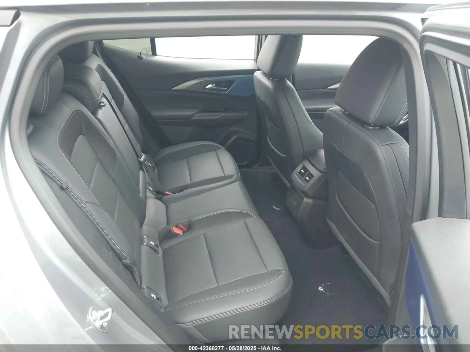 8 Photograph of a damaged car 3GN7DLRP9RS248622 CHEVROLET EQUINOX EV 2024