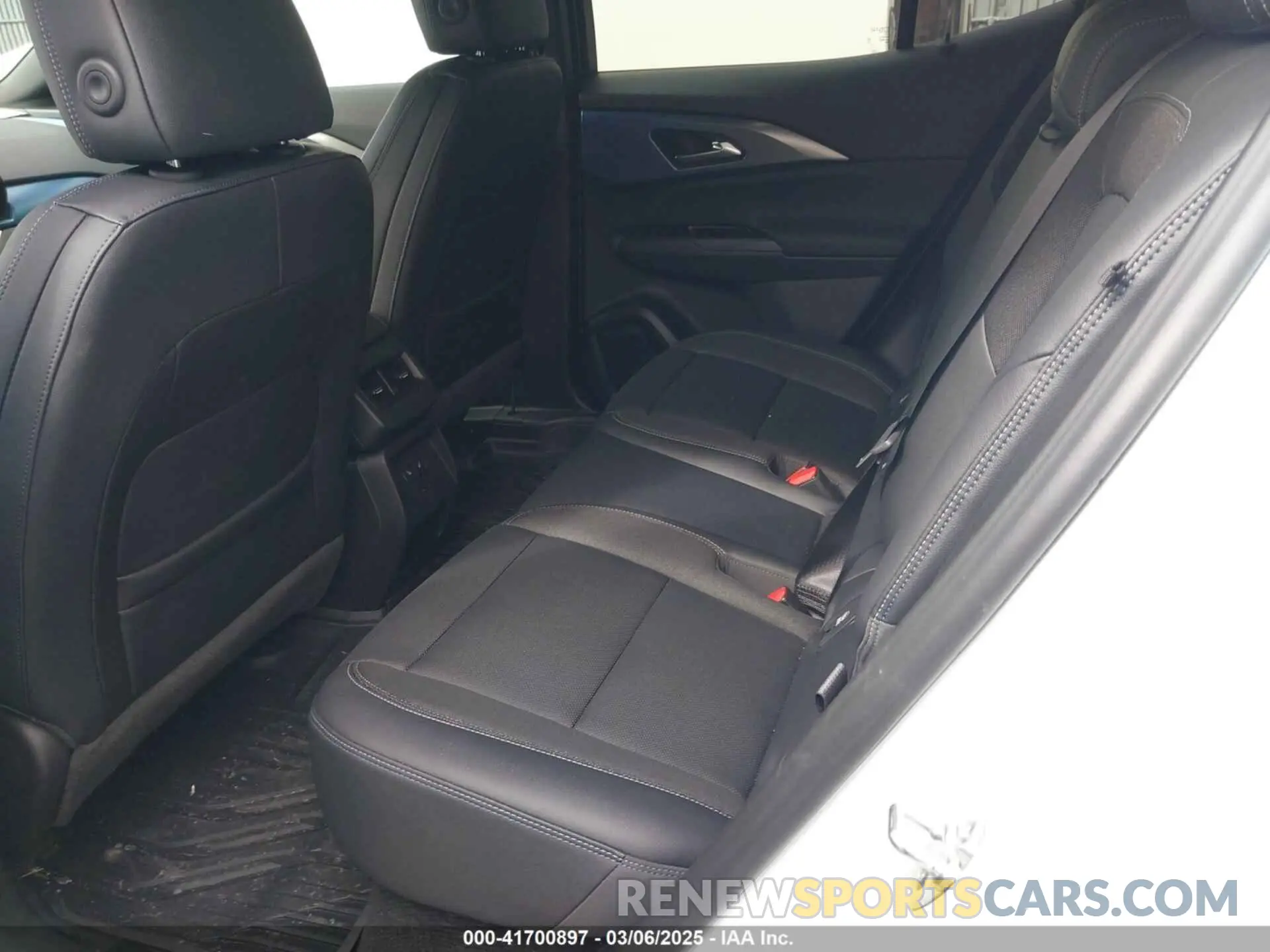 8 Photograph of a damaged car 3GN7DMRP0RS295799 CHEVROLET EQUINOX EV 2024
