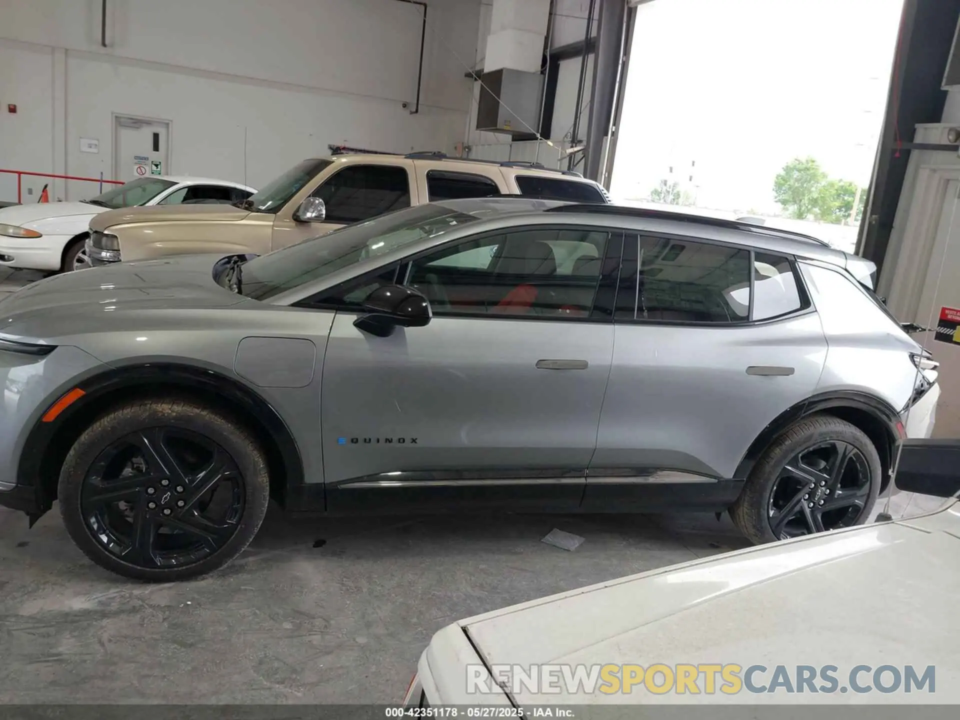 14 Photograph of a damaged car 3GN7DRRPXRS260653 CHEVROLET EQUINOX EV 2024