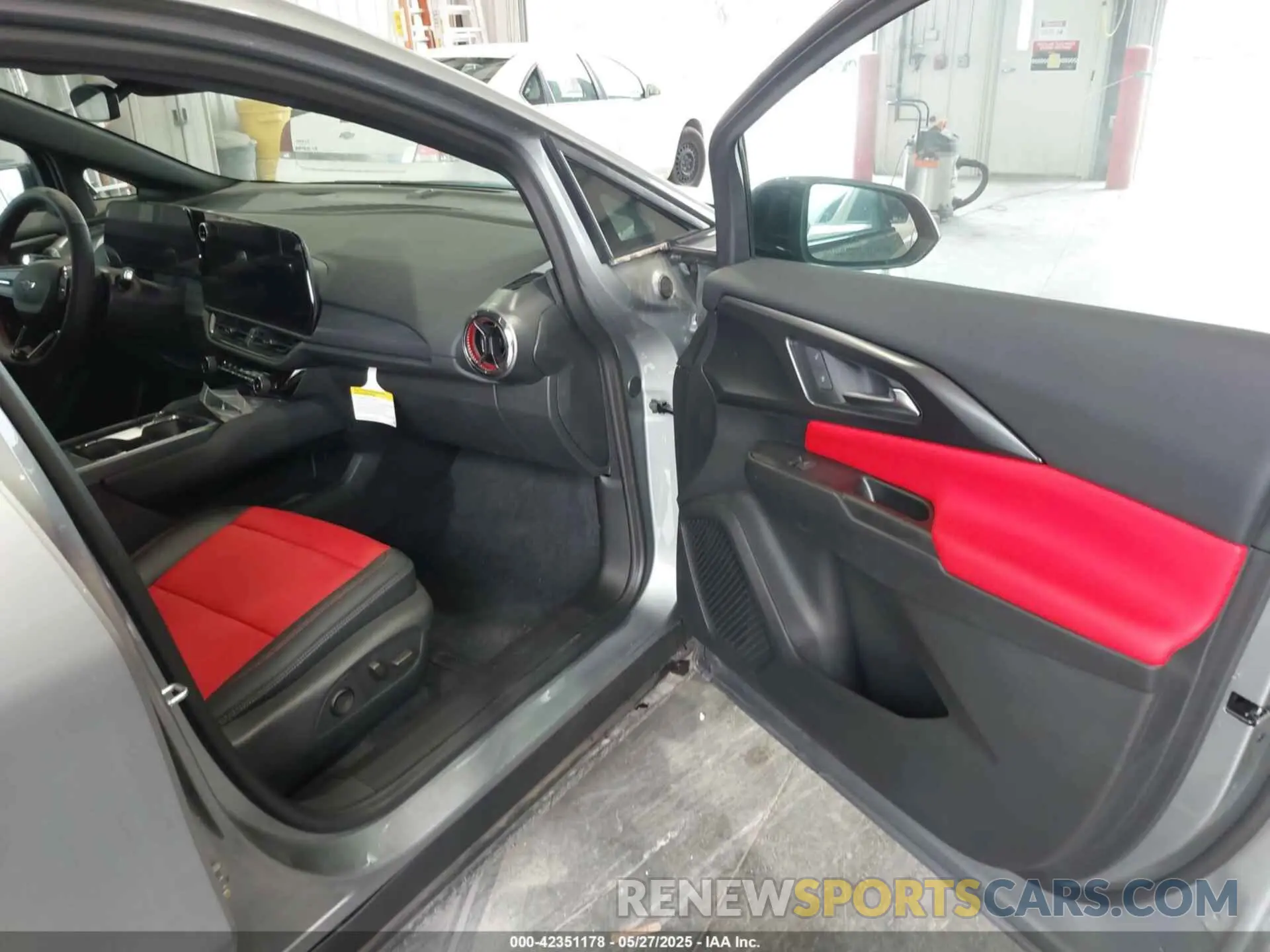 5 Photograph of a damaged car 3GN7DRRPXRS260653 CHEVROLET EQUINOX EV 2024