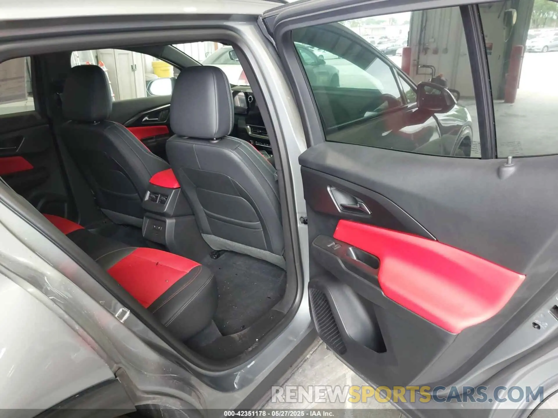 8 Photograph of a damaged car 3GN7DRRPXRS260653 CHEVROLET EQUINOX EV 2024