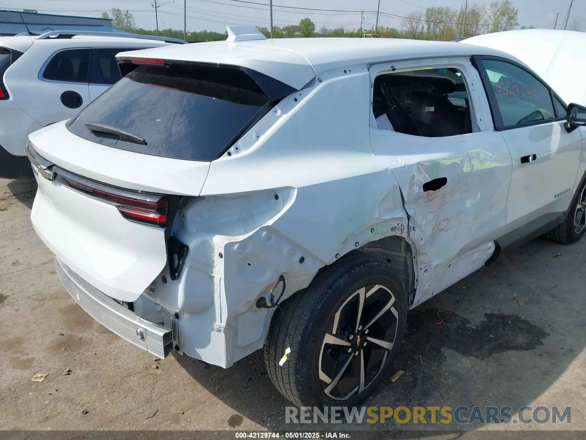 6 Photograph of a damaged car 3GN7DLRP1SS142641 CHEVROLET EQUINOX EV 2025