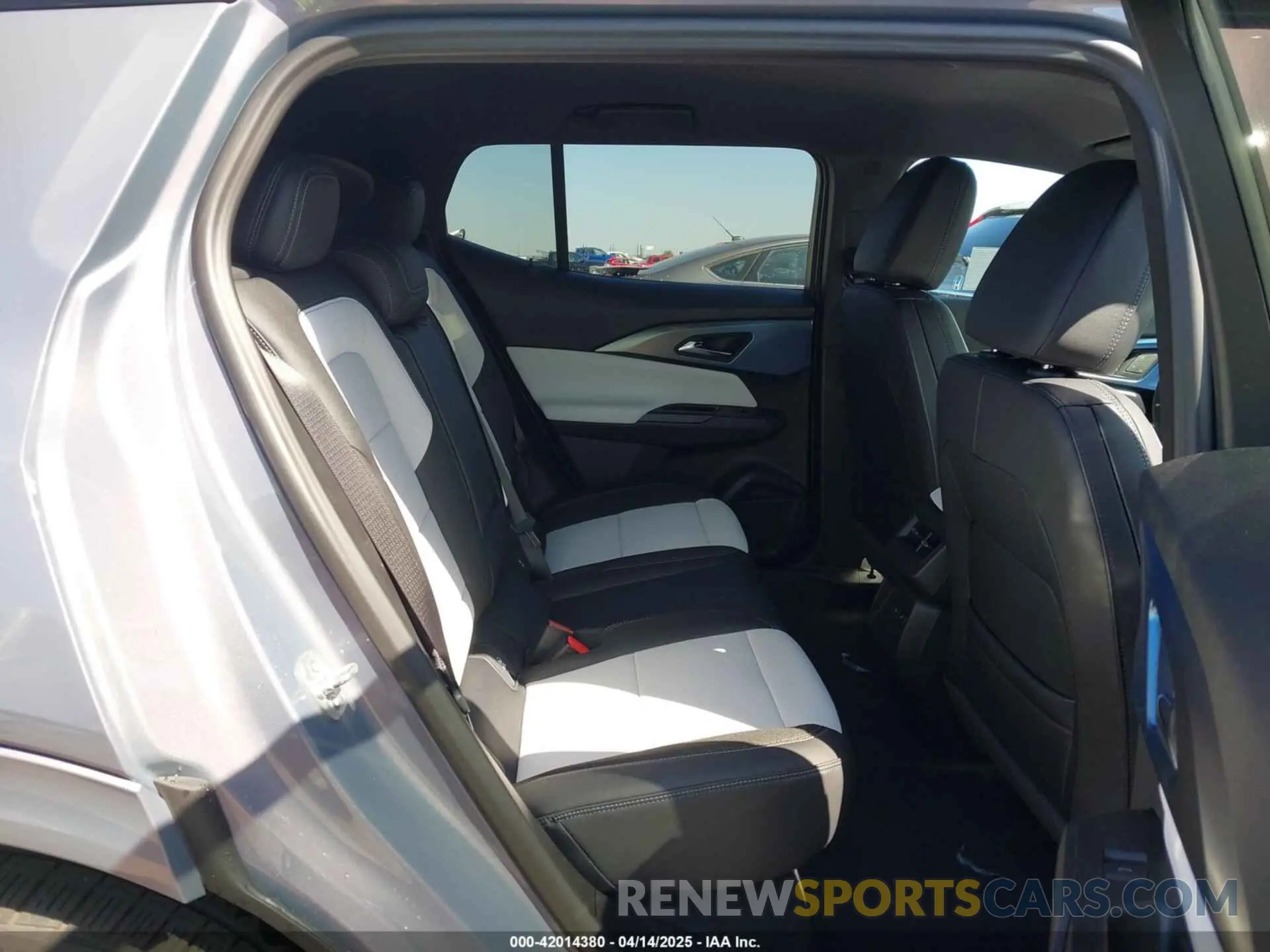 8 Photograph of a damaged car 3GN7DLRP6SS145485 CHEVROLET EQUINOX EV 2025
