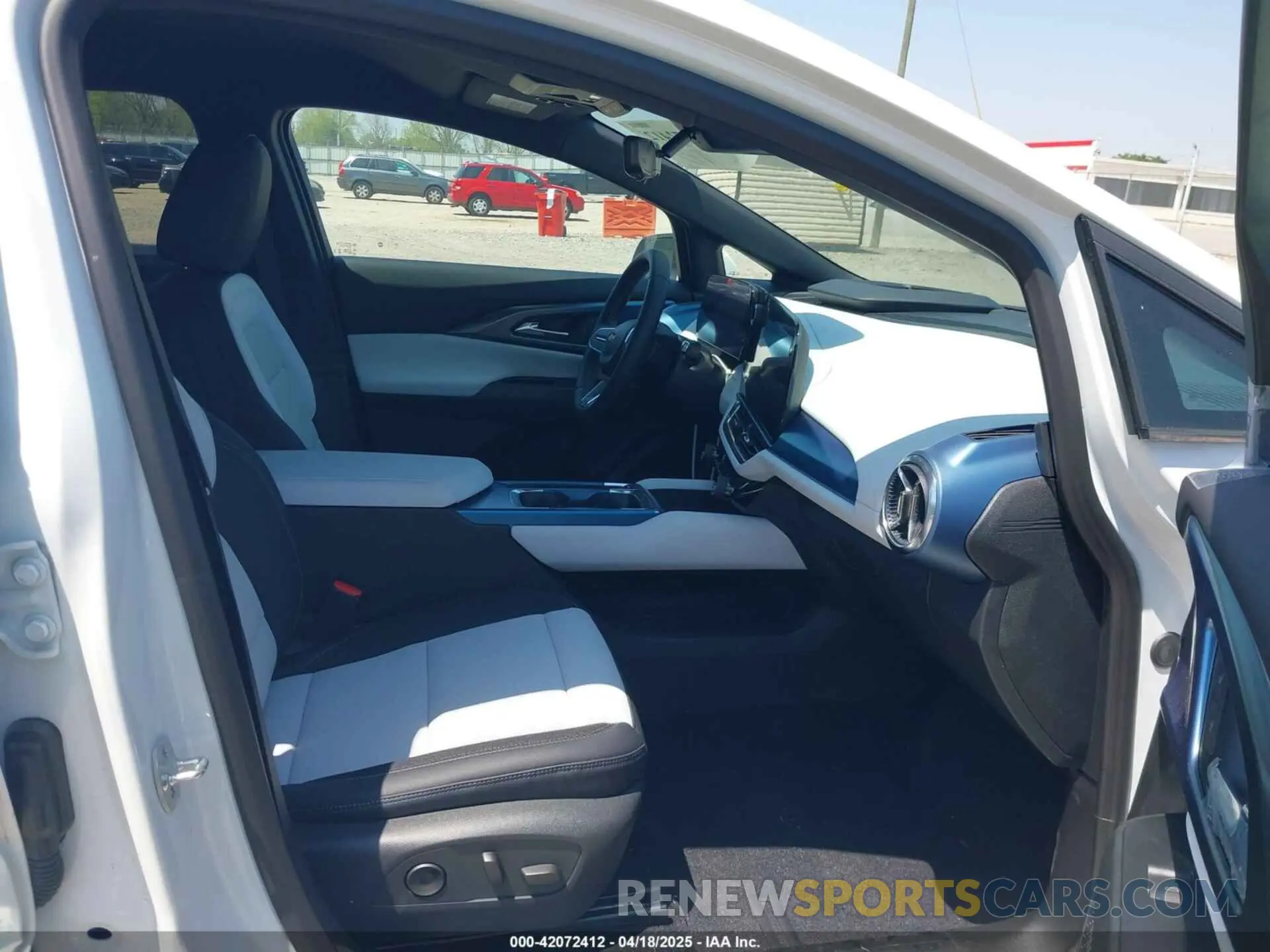 5 Photograph of a damaged car 3GN7DLRP9SS111427 CHEVROLET EQUINOX EV 2025