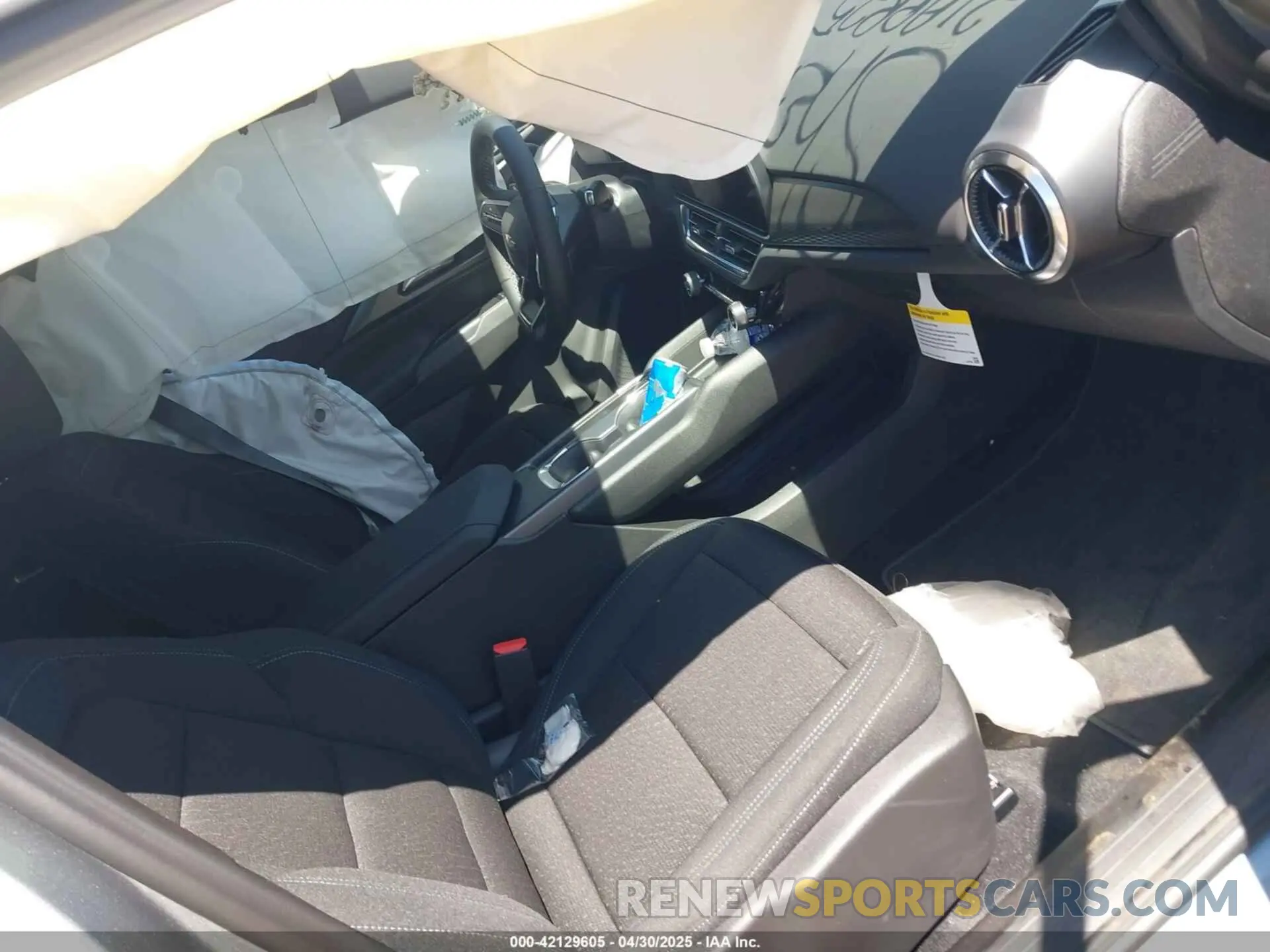 5 Photograph of a damaged car 3GN7DLRR9SS198571 CHEVROLET EQUINOX EV 2025