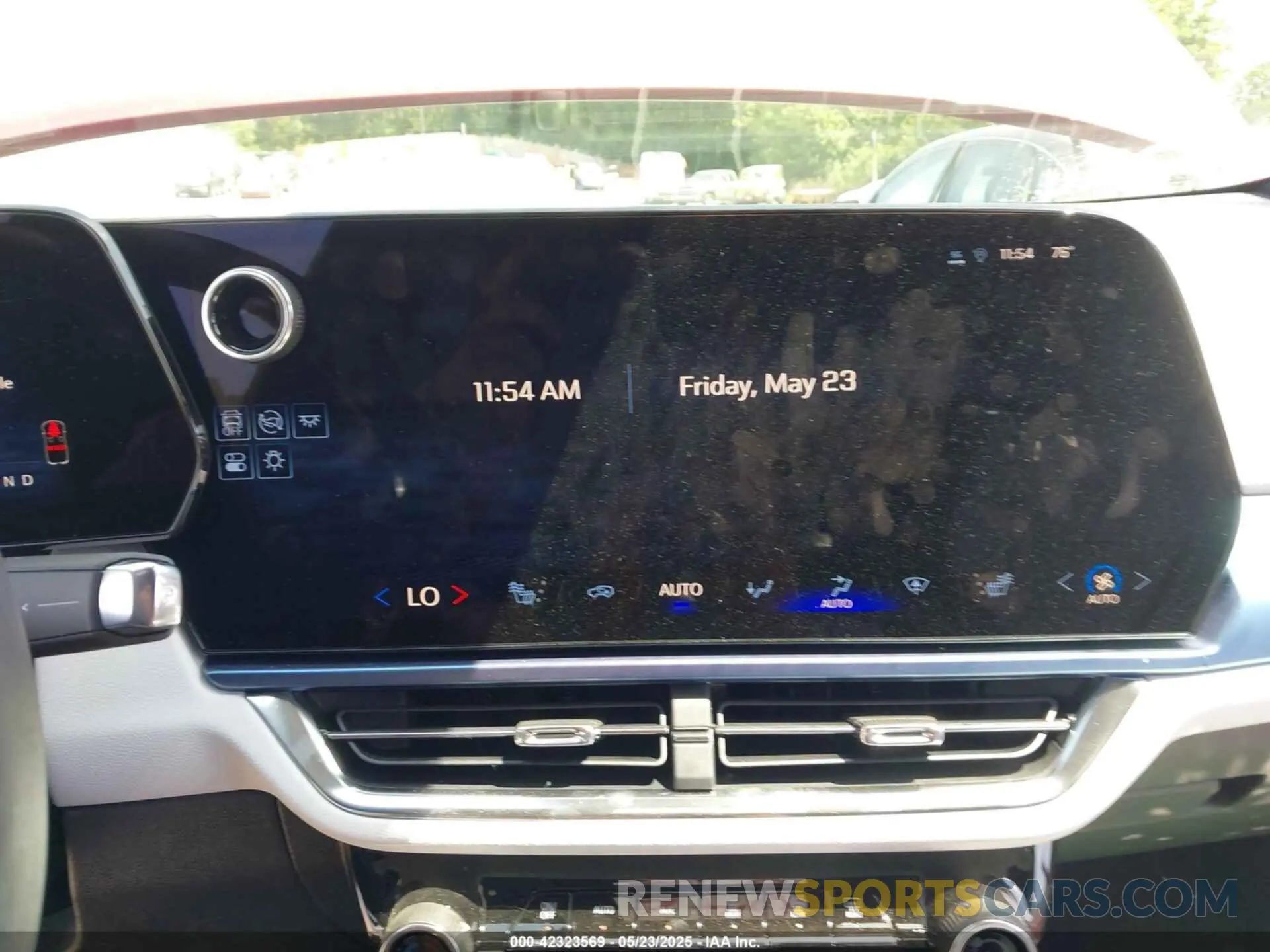 18 Photograph of a damaged car 3GN7DNRP3SS203130 CHEVROLET EQUINOX EV 2025