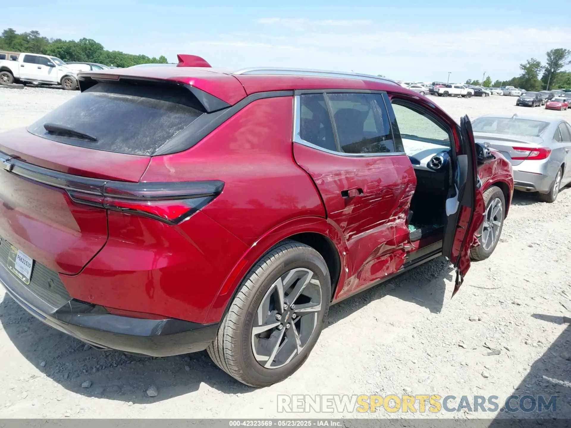 4 Photograph of a damaged car 3GN7DNRP3SS203130 CHEVROLET EQUINOX EV 2025