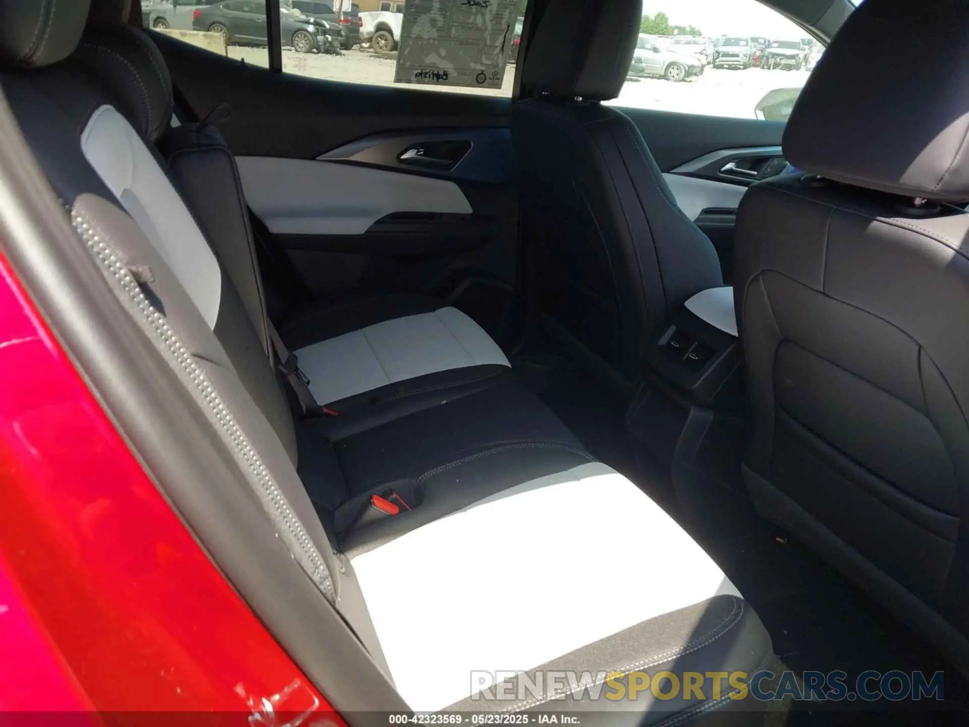 8 Photograph of a damaged car 3GN7DNRP3SS203130 CHEVROLET EQUINOX EV 2025