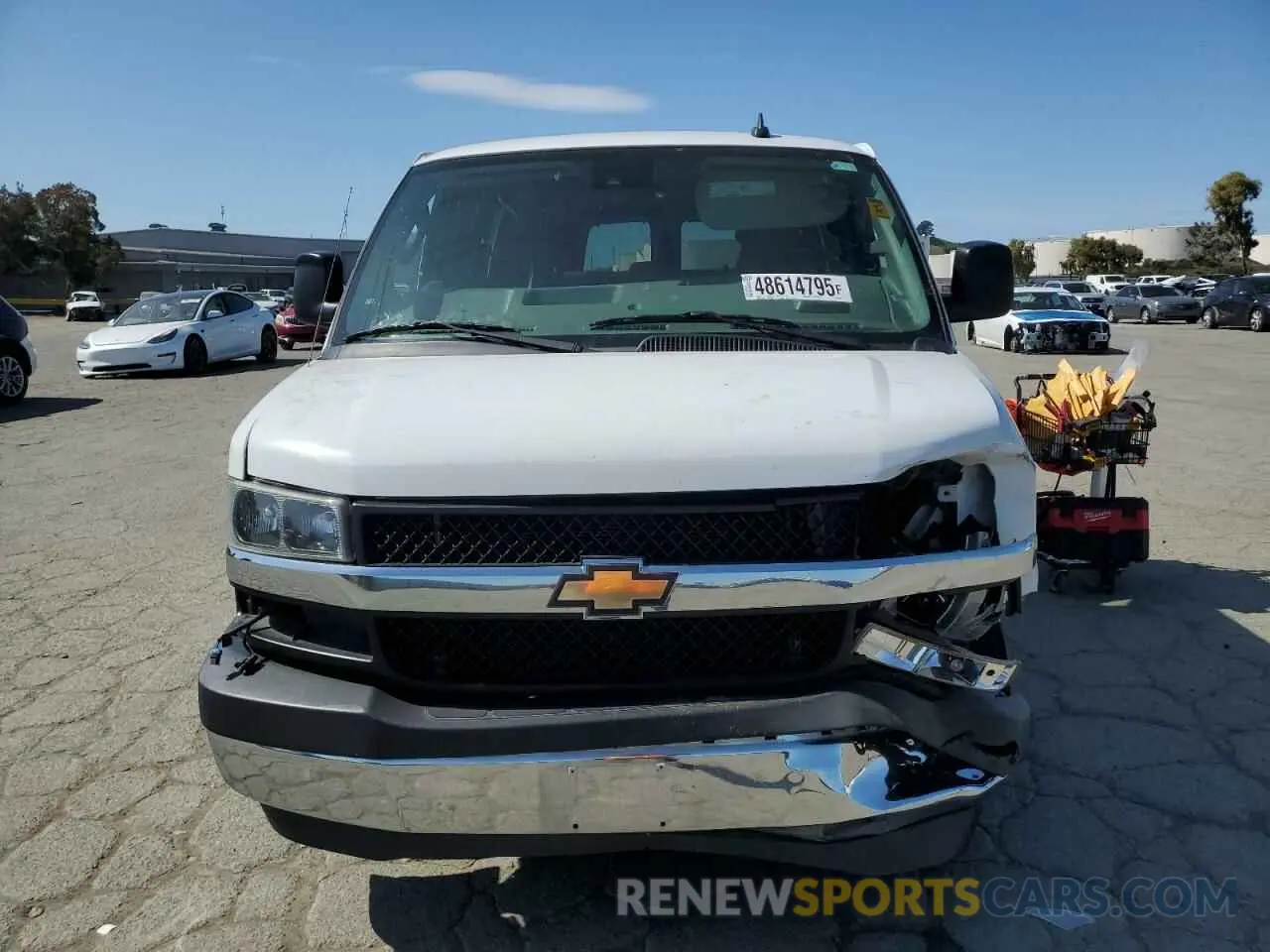 5 Photograph of a damaged car 1GAZGPFG0K1196401 CHEVROLET EXPRESS 2019