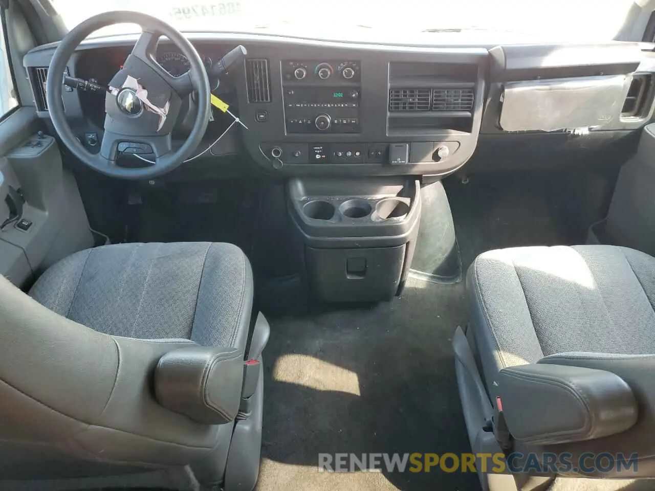 8 Photograph of a damaged car 1GAZGPFG0K1196401 CHEVROLET EXPRESS 2019