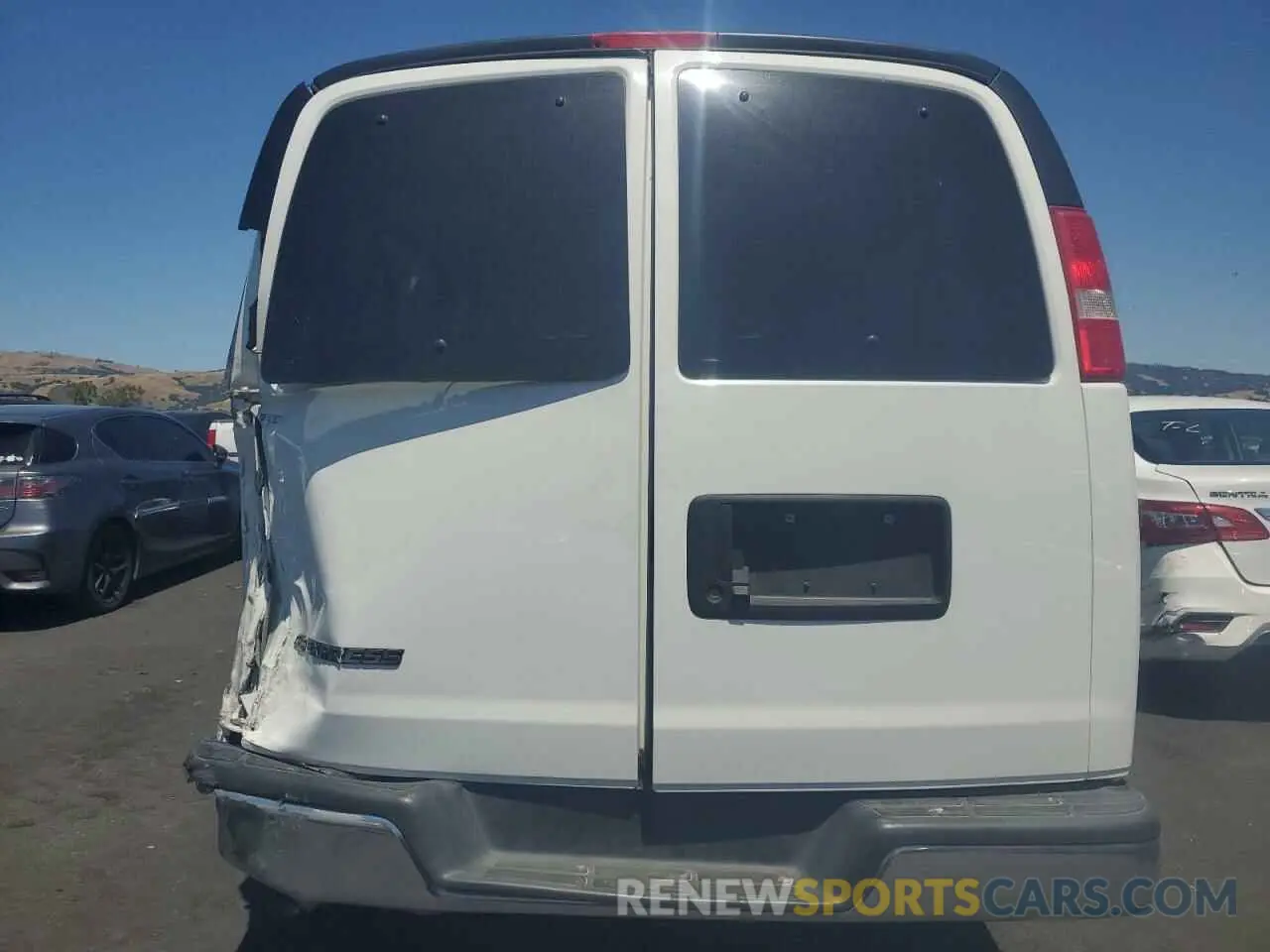 6 Photograph of a damaged car 1GAZGPFG4K1252856 CHEVROLET EXPRESS 2019