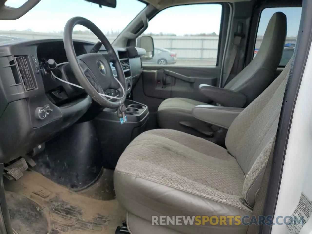 7 Photograph of a damaged car 1GAZGPFG7K1213856 CHEVROLET EXPRESS 2019
