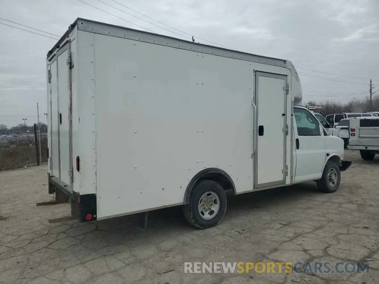 3 Photograph of a damaged car 1GB0GRFP5K1366526 CHEVROLET EXPRESS 2019