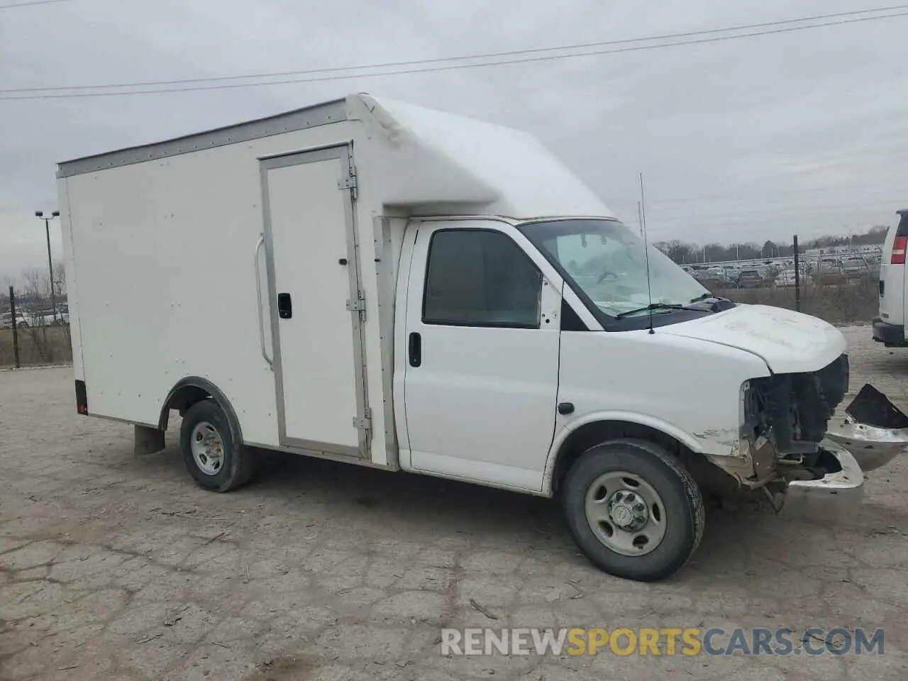 4 Photograph of a damaged car 1GB0GRFP5K1366526 CHEVROLET EXPRESS 2019