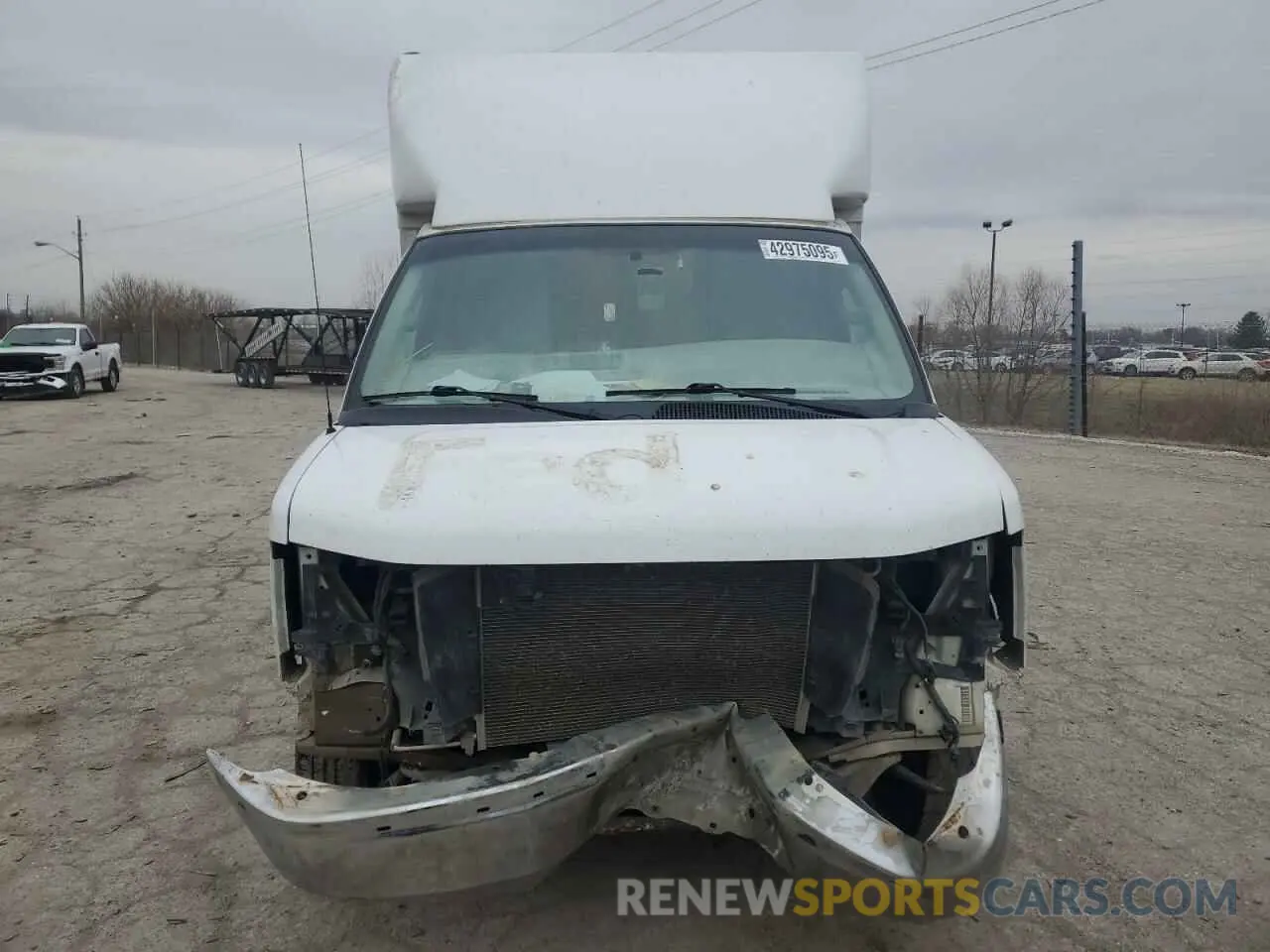 5 Photograph of a damaged car 1GB0GRFP5K1366526 CHEVROLET EXPRESS 2019