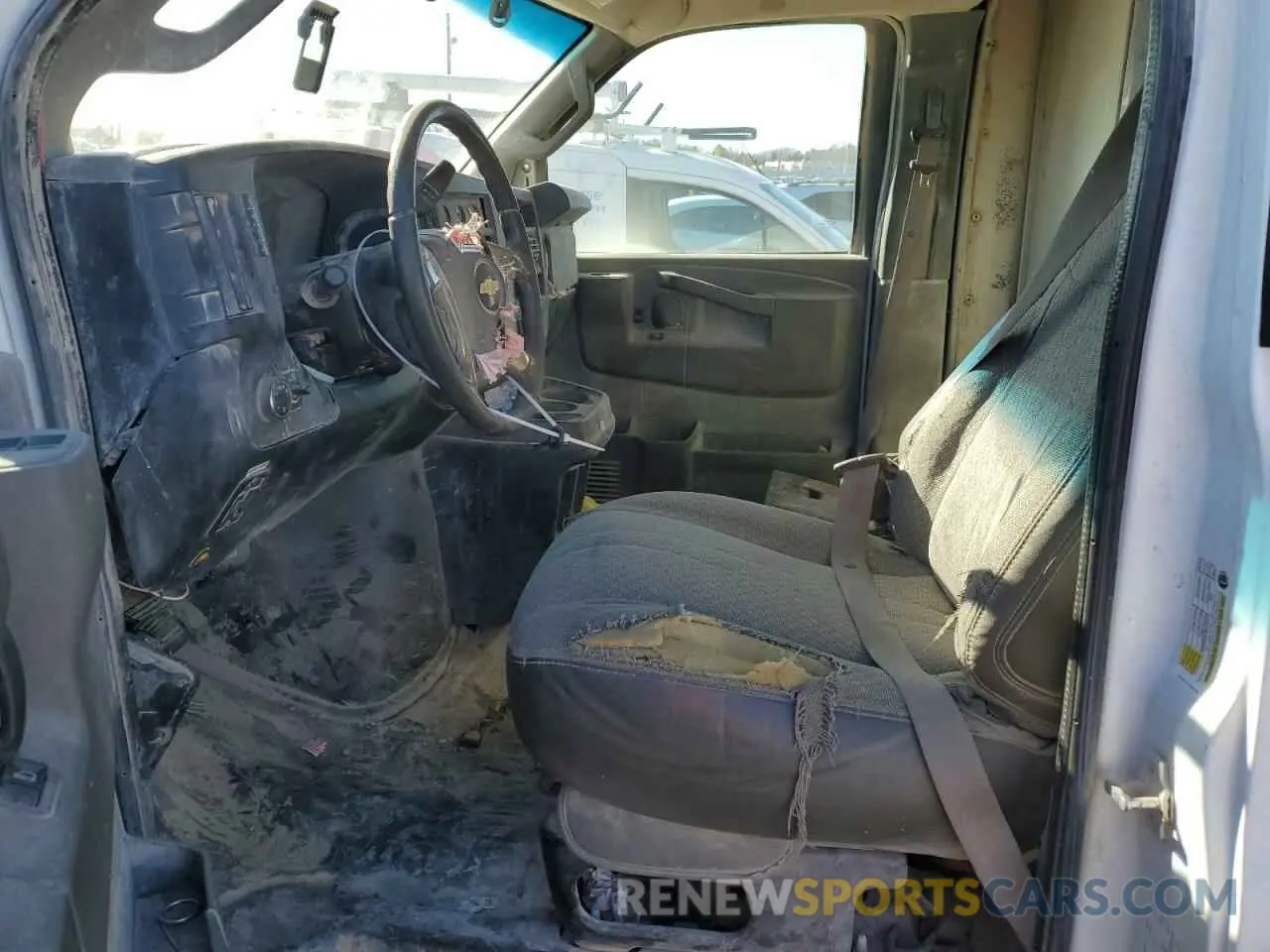 7 Photograph of a damaged car 1GB0GRFP5K1366526 CHEVROLET EXPRESS 2019