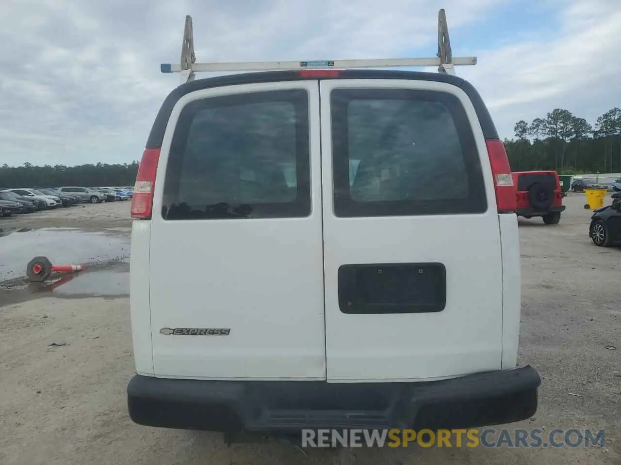 6 Photograph of a damaged car 1GCWGAFP1K1169683 CHEVROLET EXPRESS 2019
